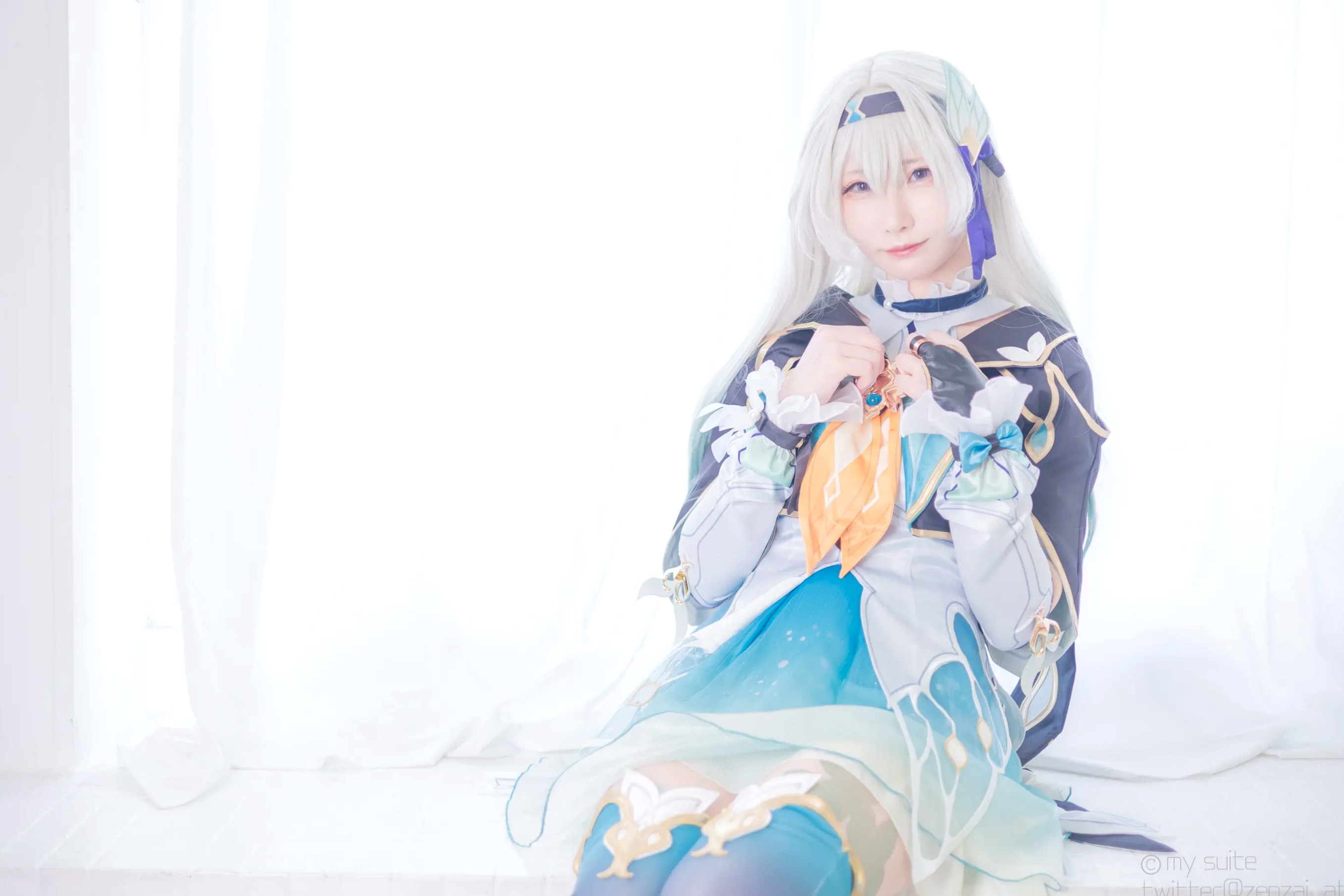 [Cosplay] Atsuki あつき 崩坏星穹铁道银狼流萤兔女郎性感角色扮演写真