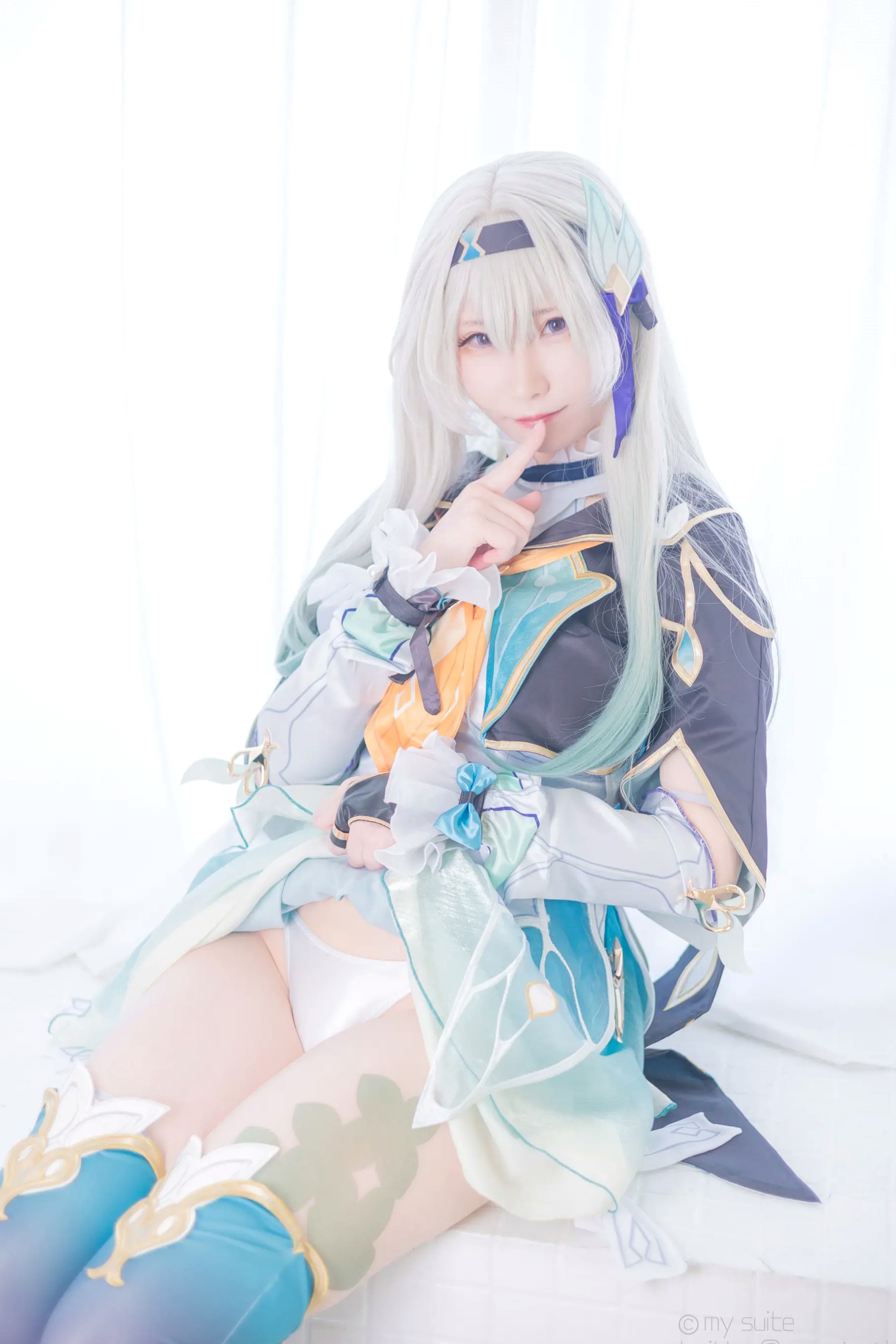 [Cosplay] Atsuki あつき 崩坏星穹铁道银狼流萤兔女郎性感角色扮演写真