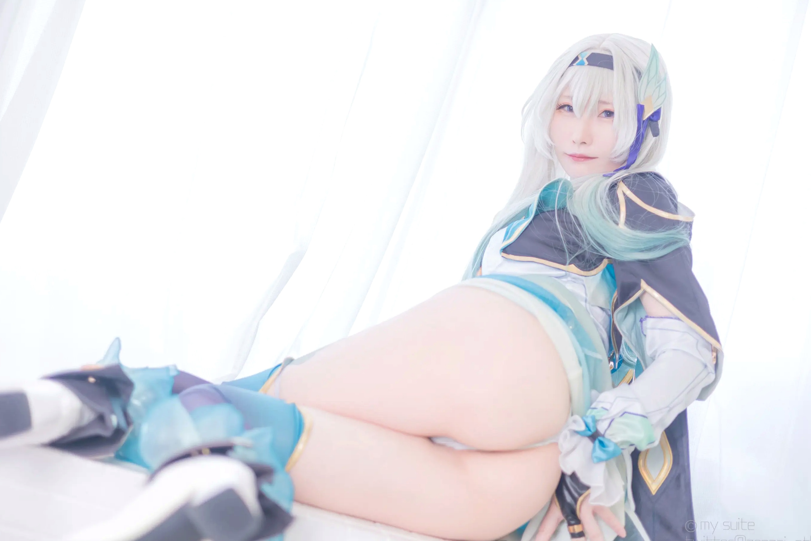 [Cosplay] Atsuki あつき 崩坏星穹铁道银狼流萤兔女郎性感角色扮演写真