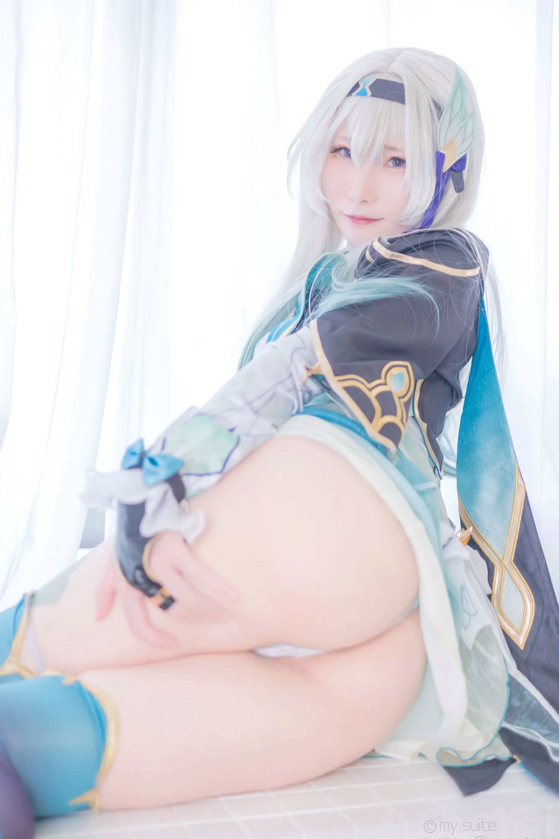 [Cosplay] Atsuki あつき 崩坏星穹铁道银狼流萤兔女郎性感角色扮演写真