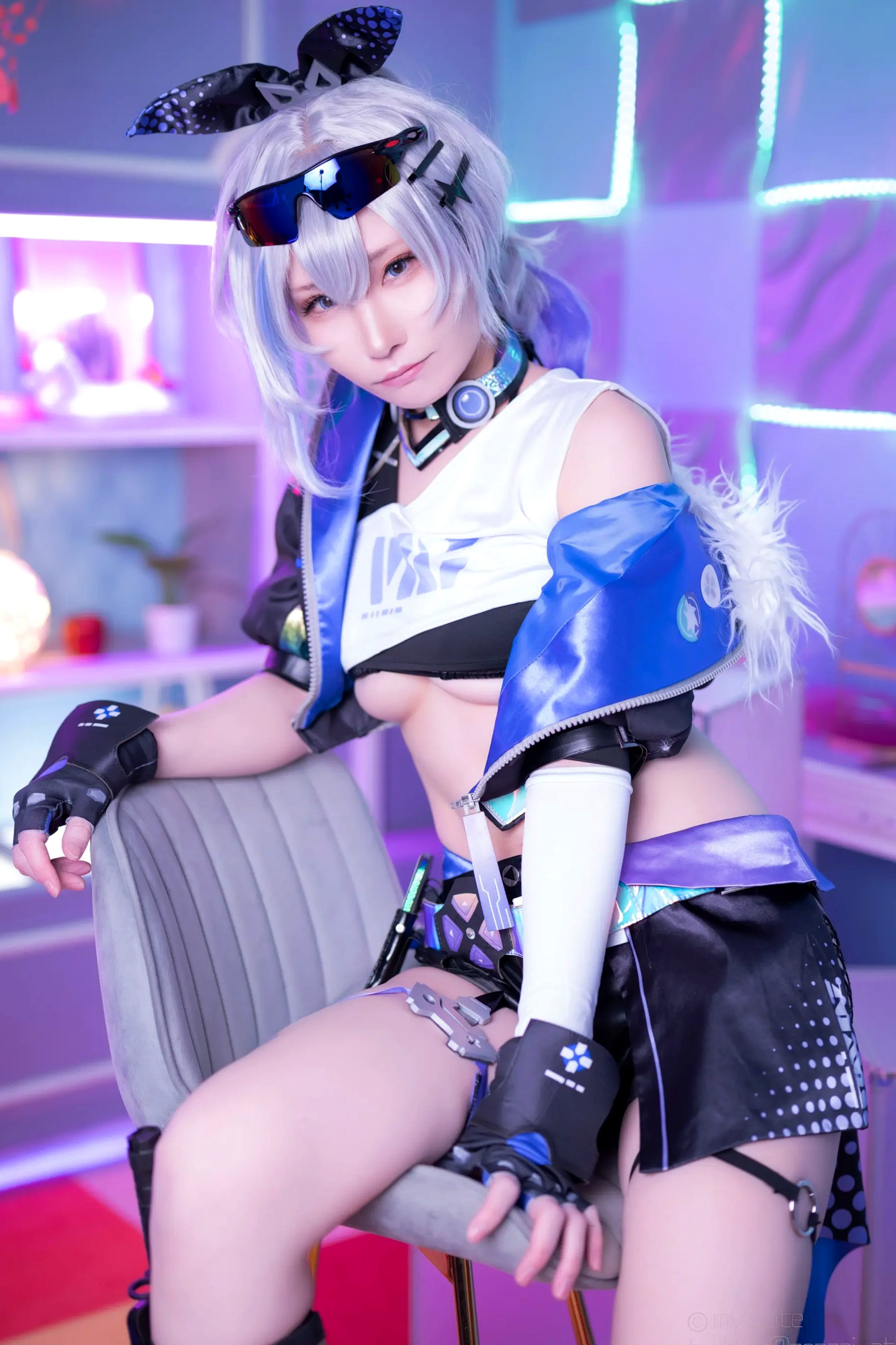 [Cosplay] Atsuki あつき 崩坏星穹铁道银狼流萤兔女郎性感角色扮演写真