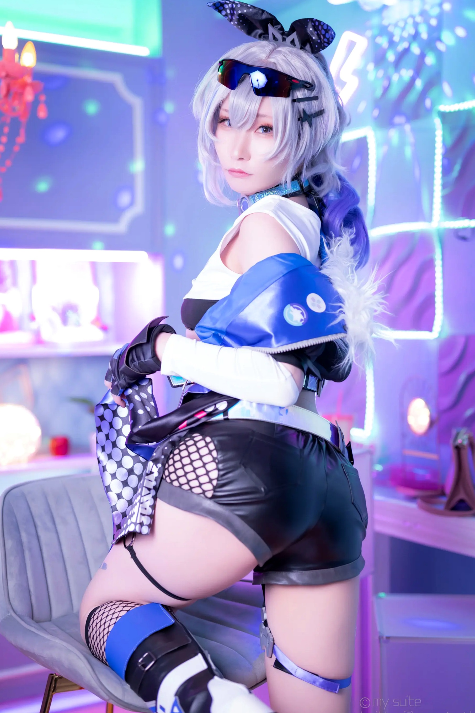 [Cosplay] Atsuki あつき 崩坏星穹铁道银狼流萤兔女郎性感角色扮演写真