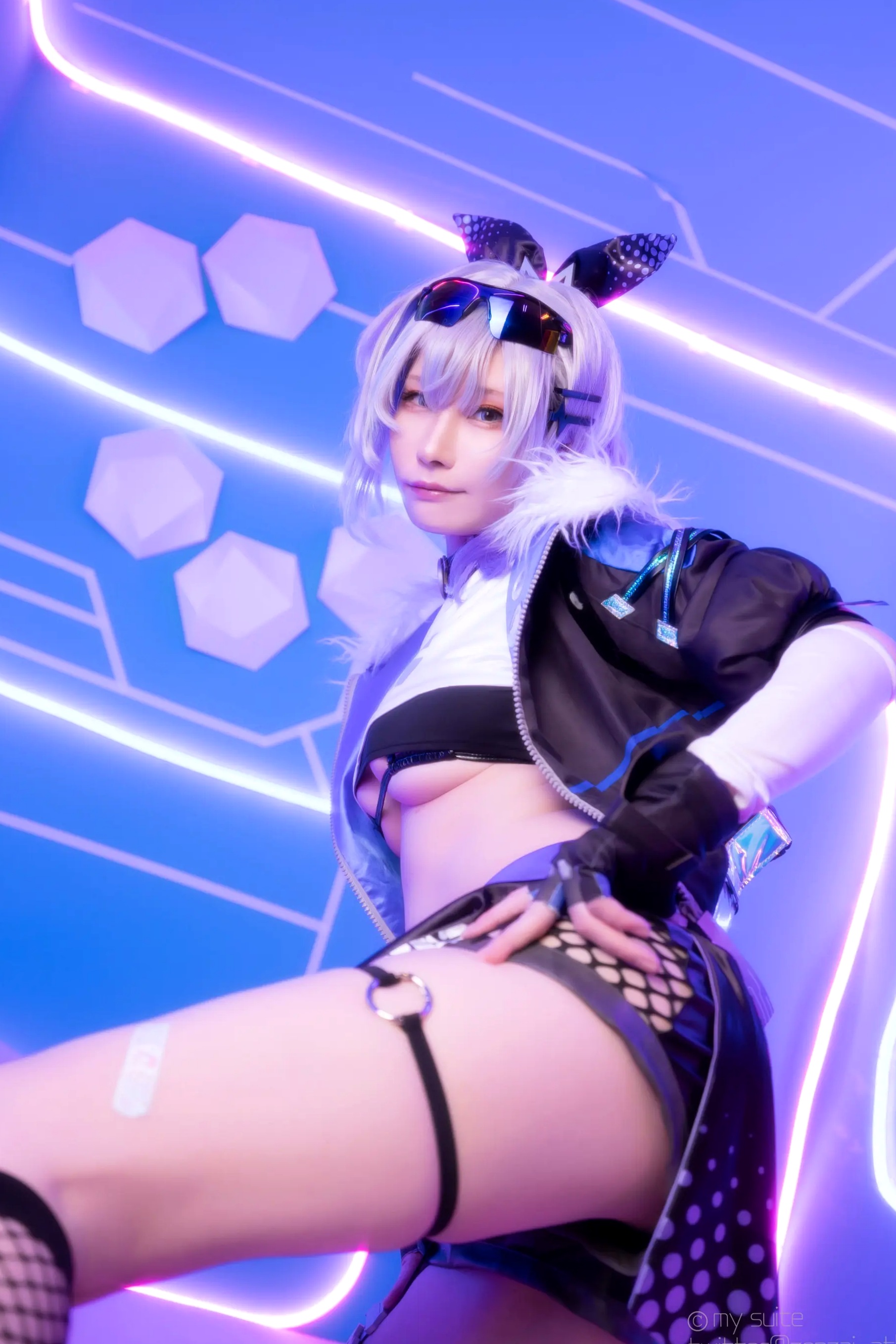[Cosplay] Atsuki あつき 崩坏星穹铁道银狼流萤兔女郎性感角色扮演写真