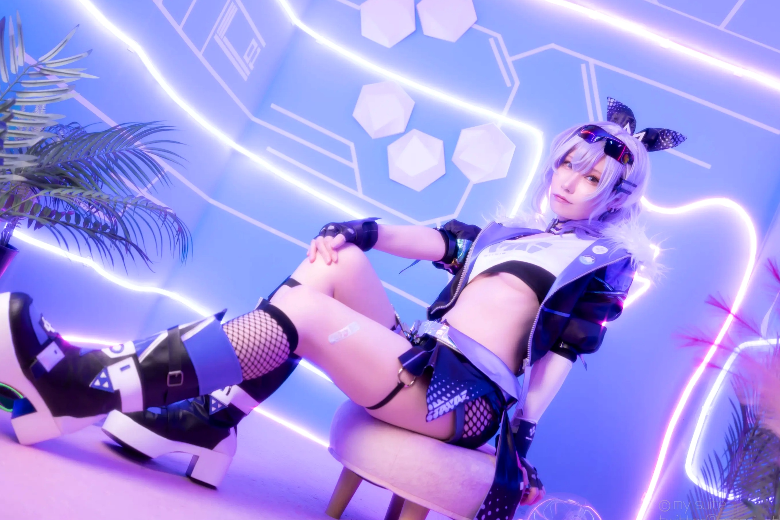 [Cosplay] Atsuki あつき 崩坏星穹铁道银狼流萤兔女郎性感角色扮演写真
