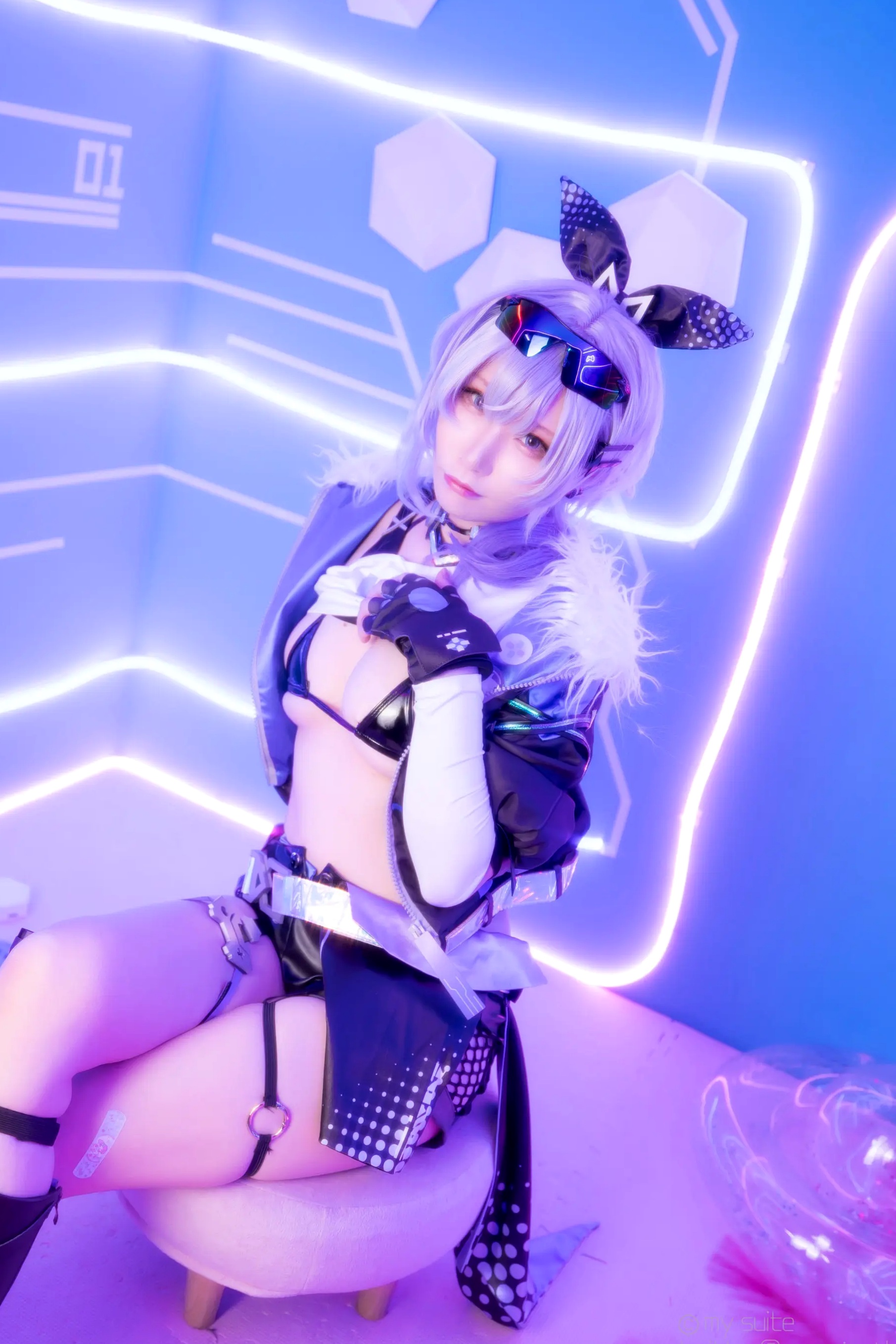 [Cosplay] Atsuki あつき 崩坏星穹铁道银狼流萤兔女郎性感角色扮演写真