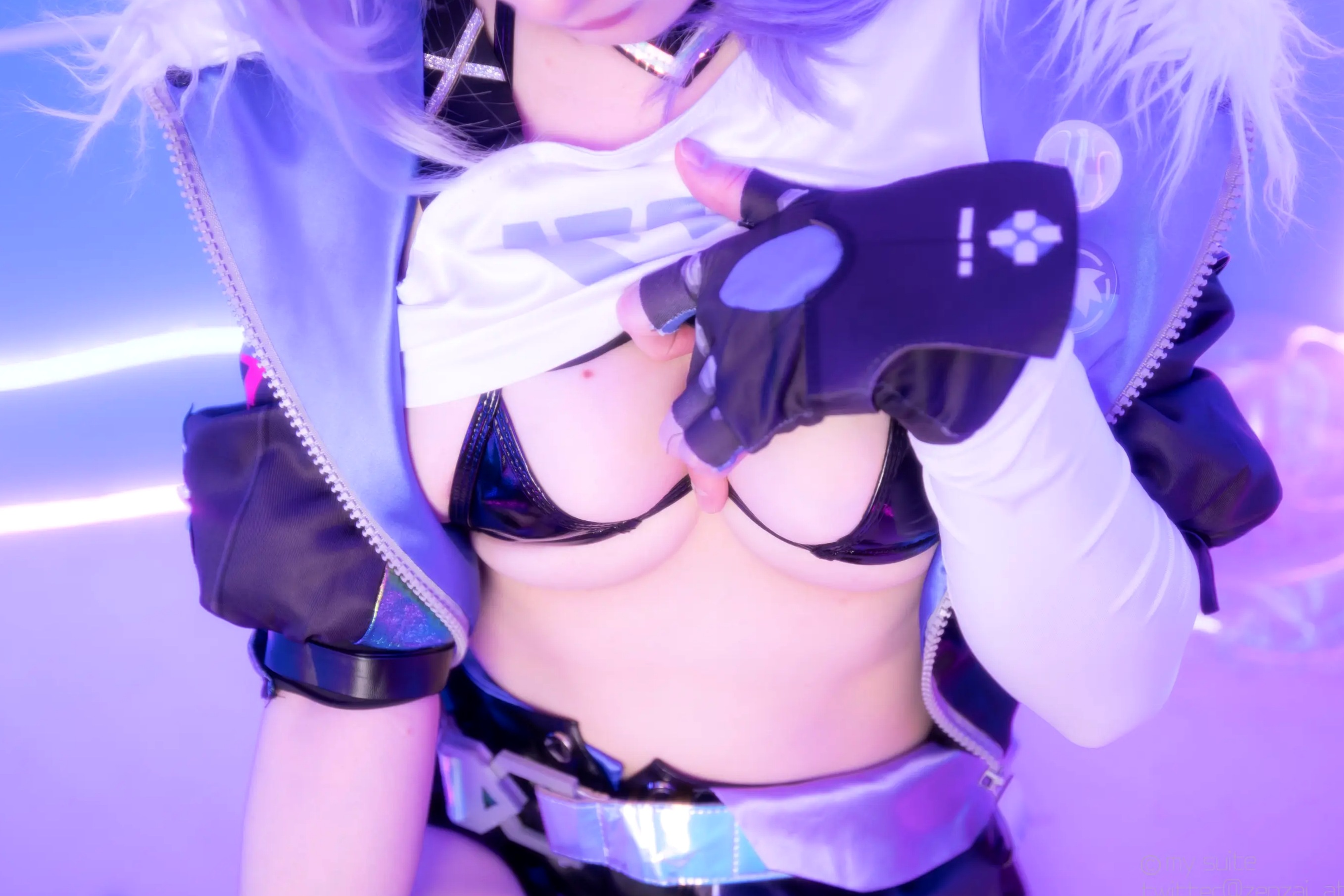 [Cosplay] Atsuki あつき 崩坏星穹铁道银狼流萤兔女郎性感角色扮演写真