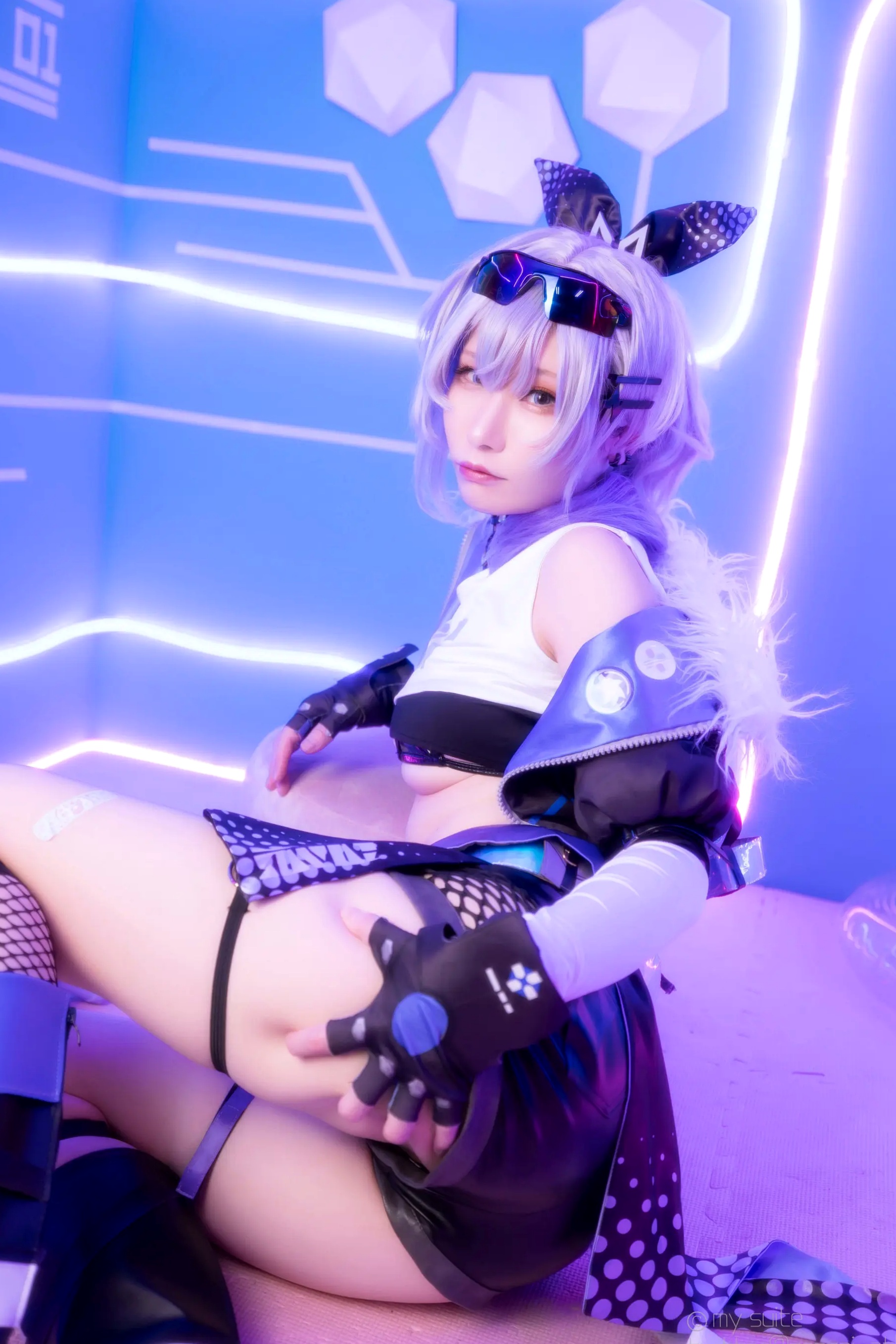 [Cosplay] Atsuki あつき 崩坏星穹铁道银狼流萤兔女郎性感角色扮演写真