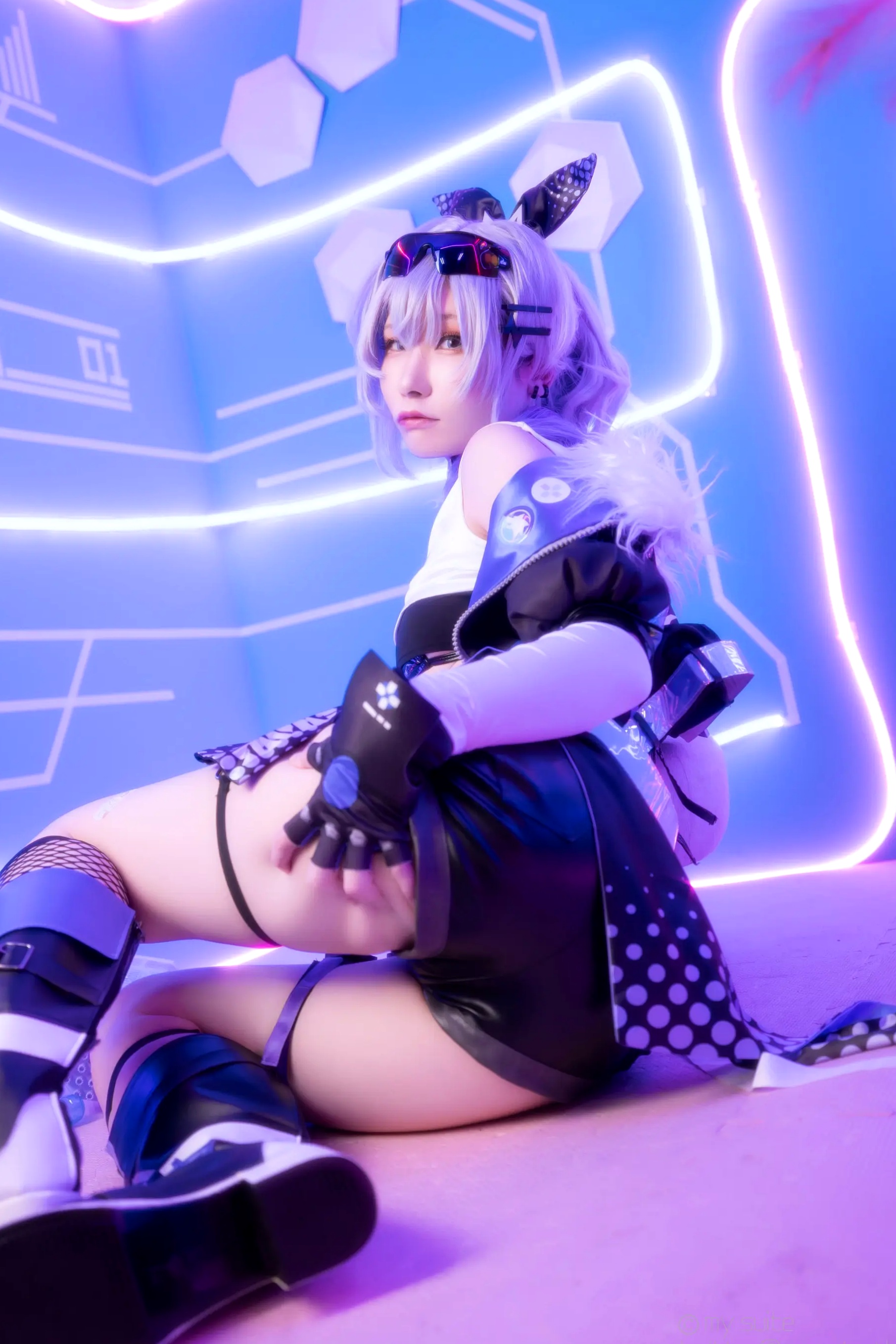 [Cosplay] Atsuki あつき 崩坏星穹铁道银狼流萤兔女郎性感角色扮演写真