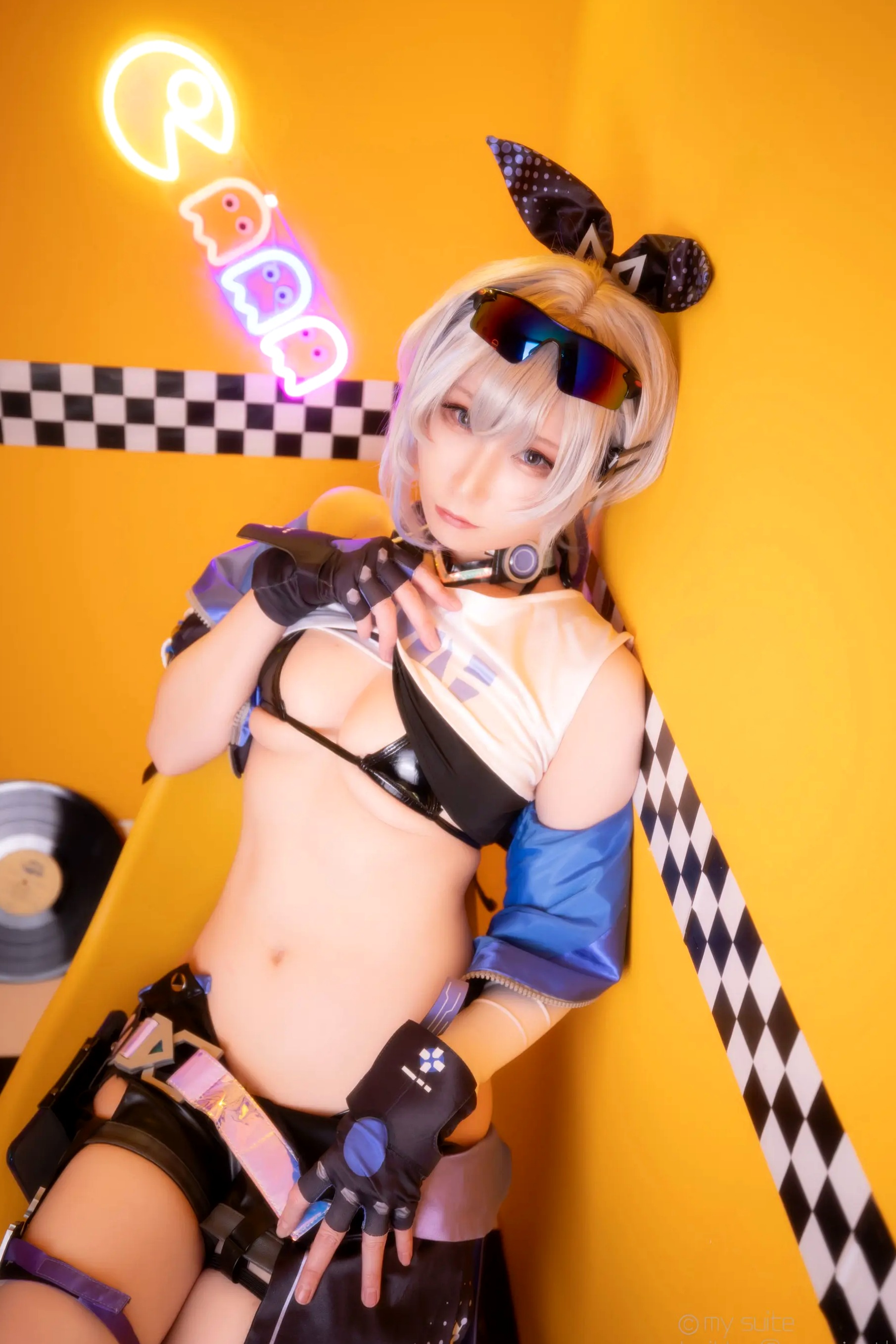 [Cosplay] Atsuki あつき 崩坏星穹铁道银狼流萤兔女郎性感角色扮演写真