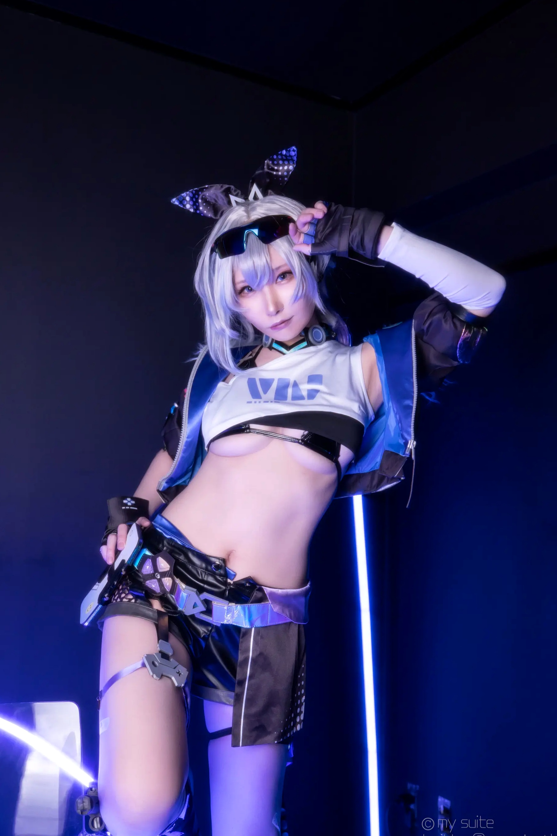[Cosplay] Atsuki あつき 崩坏星穹铁道银狼流萤兔女郎性感角色扮演写真