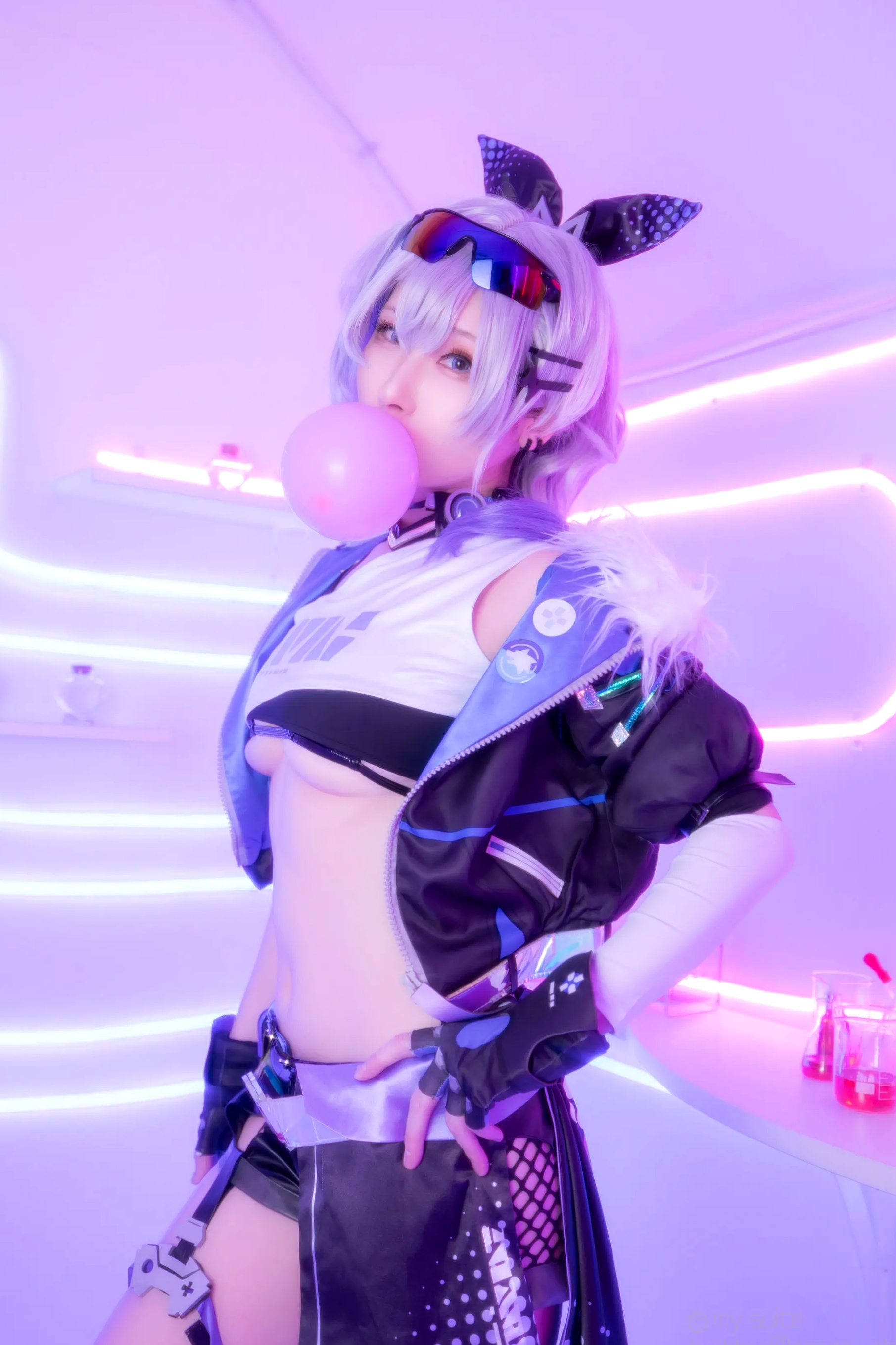 [Cosplay] Atsuki あつき 崩坏星穹铁道银狼流萤兔女郎性感角色扮演写真