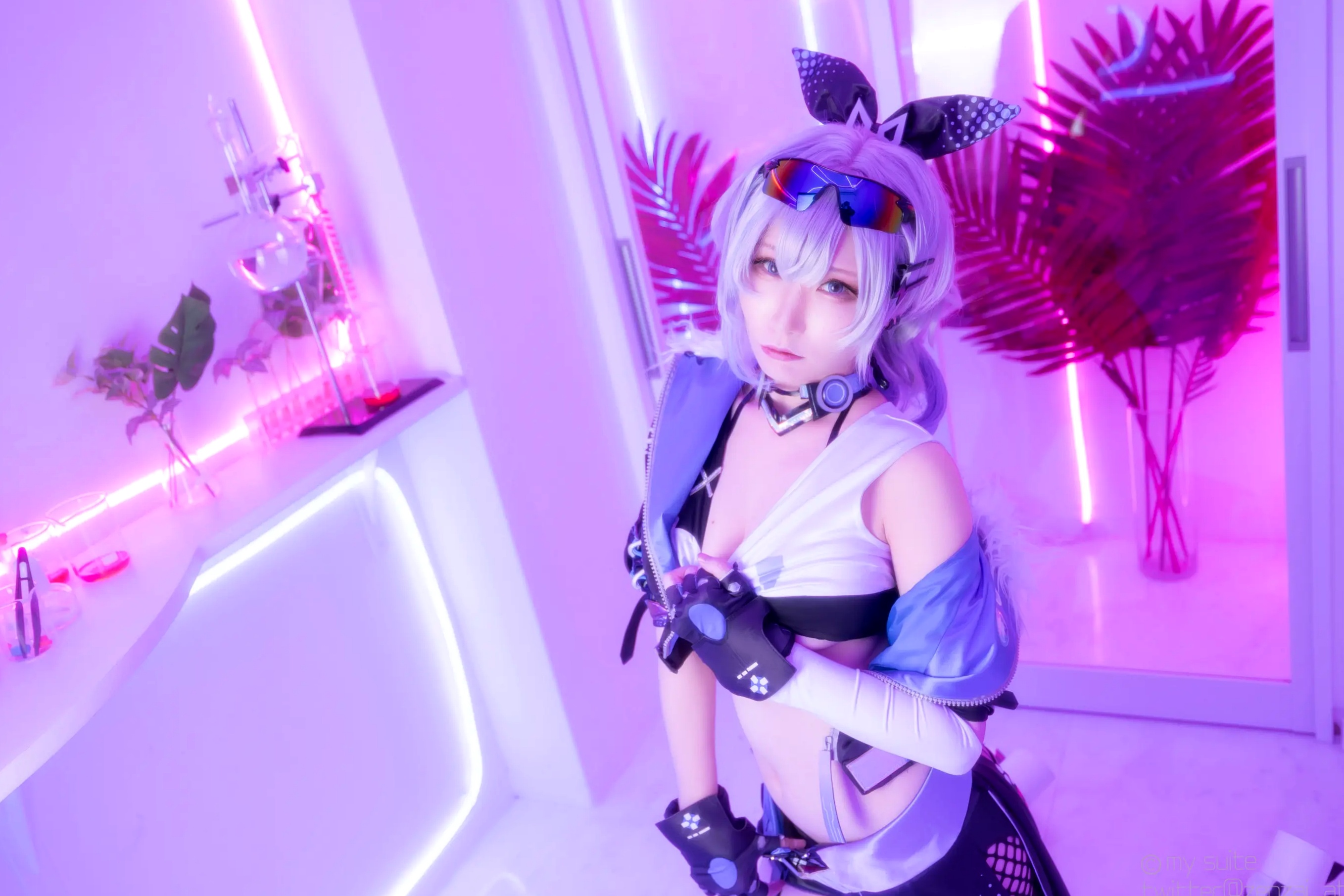 [Cosplay] Atsuki あつき 崩坏星穹铁道银狼流萤兔女郎性感角色扮演写真