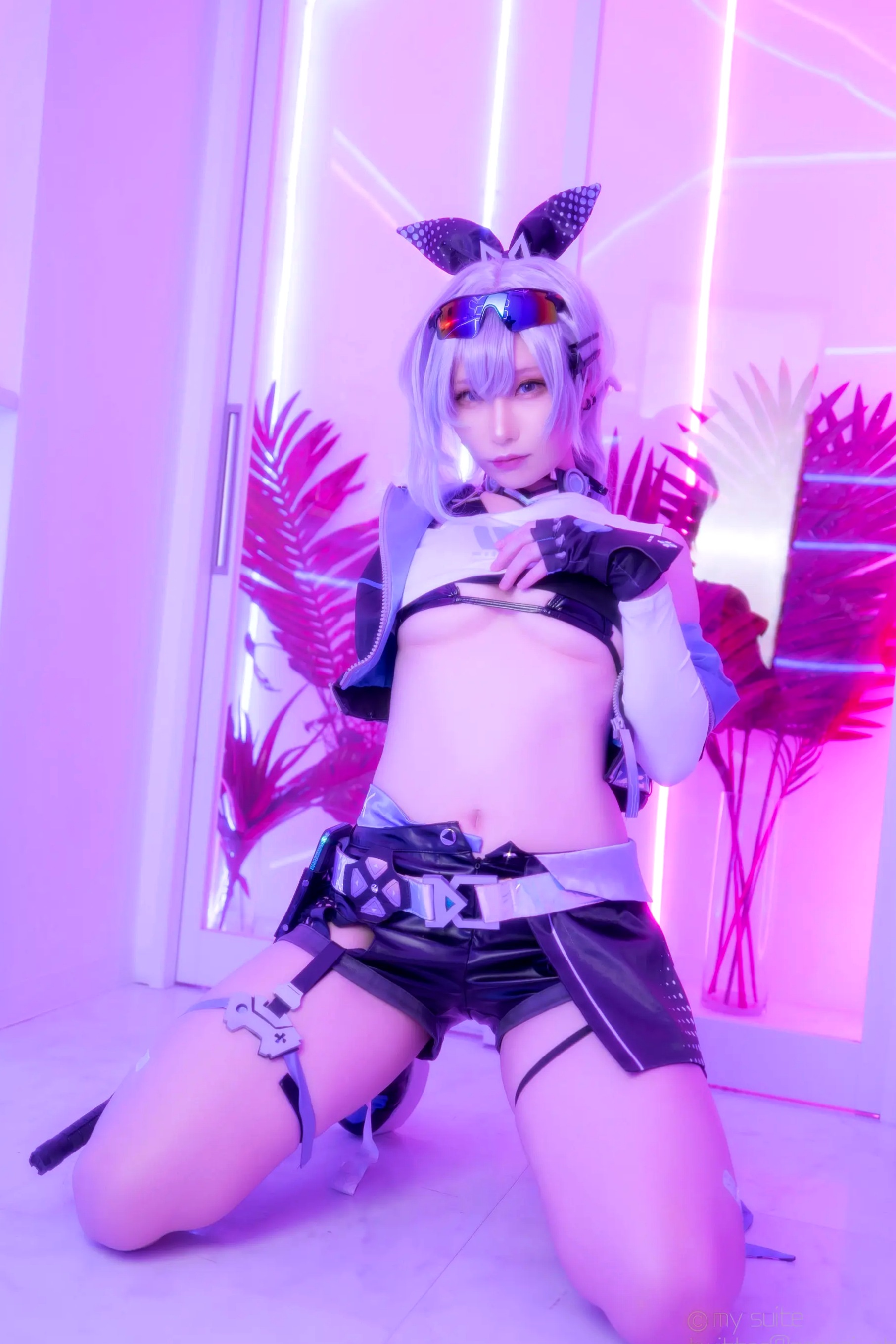 [Cosplay] Atsuki あつき 崩坏星穹铁道银狼流萤兔女郎性感角色扮演写真