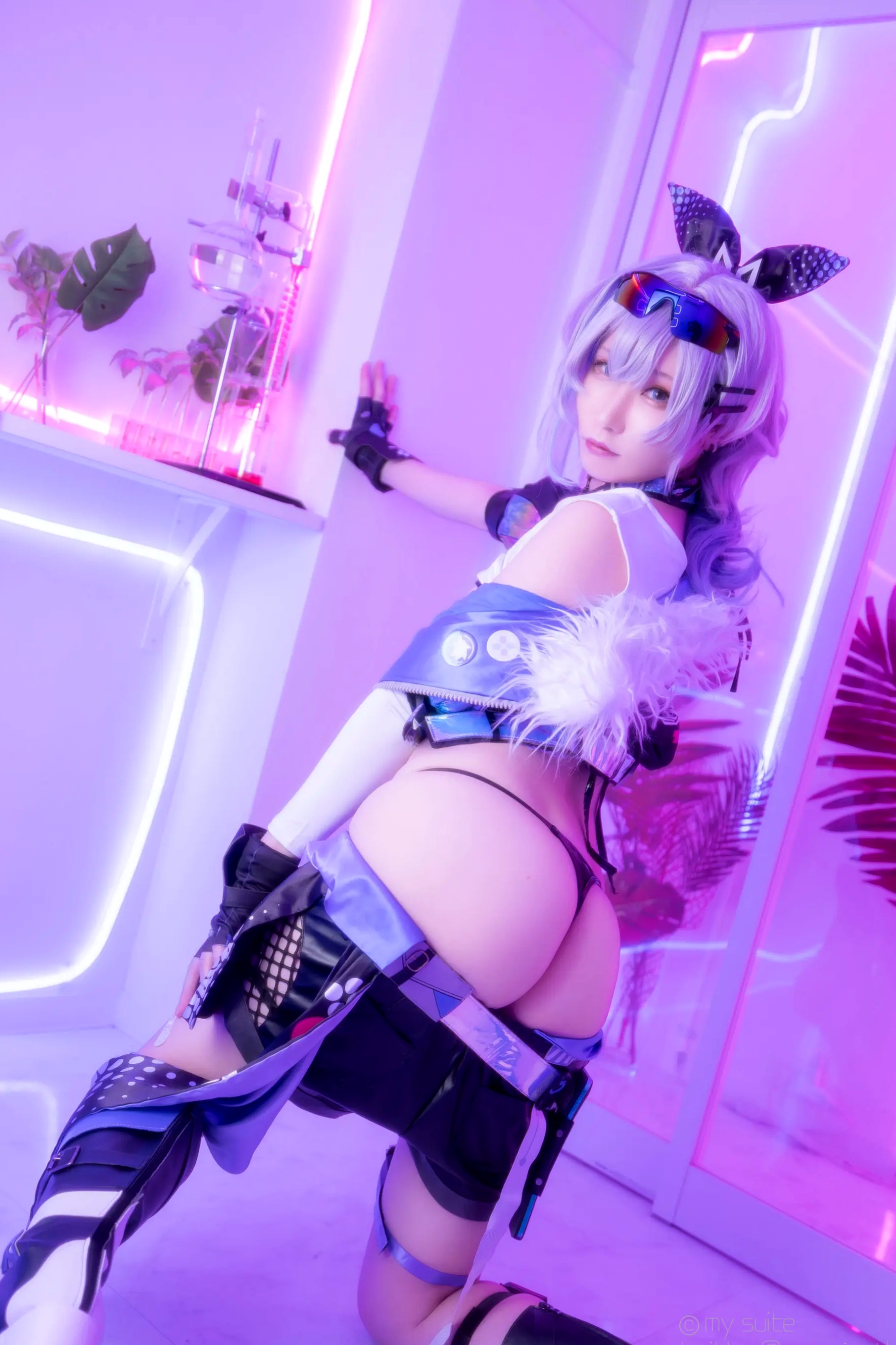 [Cosplay] Atsuki あつき 崩坏星穹铁道银狼流萤兔女郎性感角色扮演写真