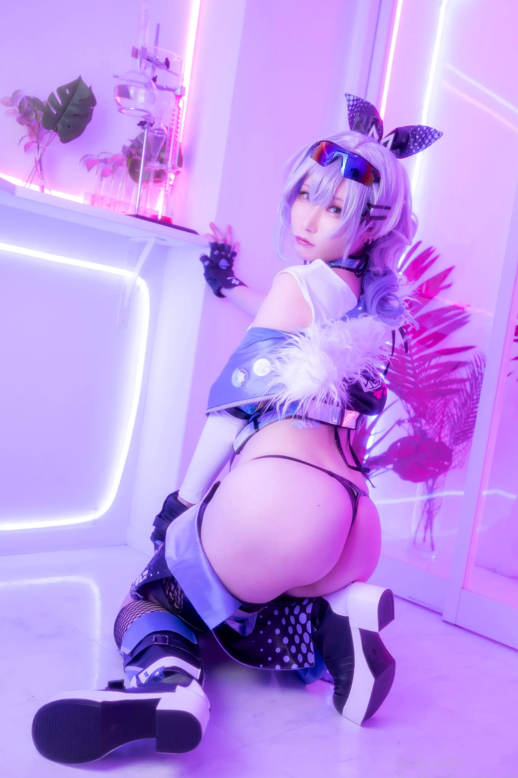 [Cosplay] Atsuki あつき 崩坏星穹铁道银狼流萤兔女郎性感角色扮演写真