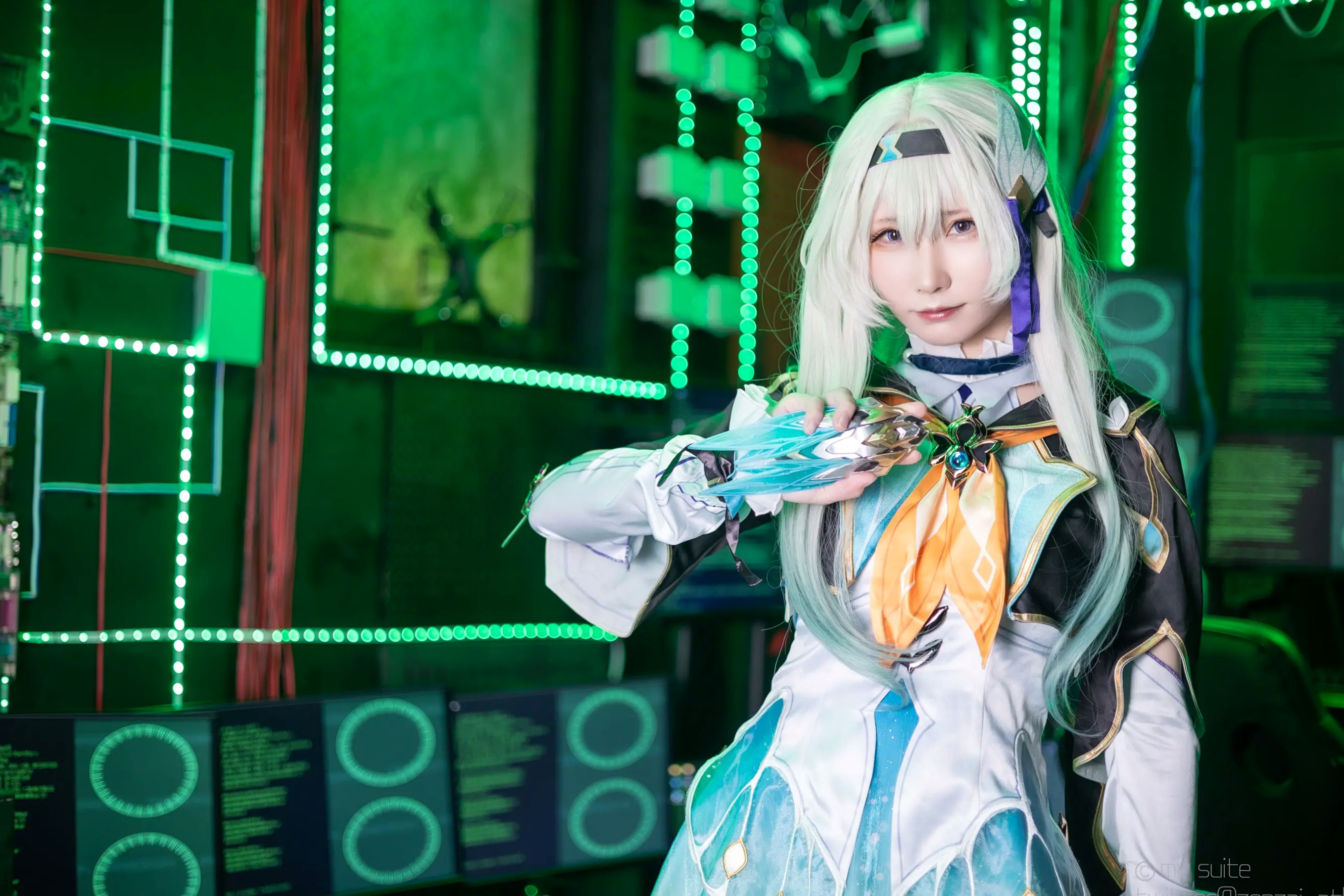 [Cosplay] Atsuki あつき 崩坏星穹铁道银狼流萤兔女郎性感角色扮演写真