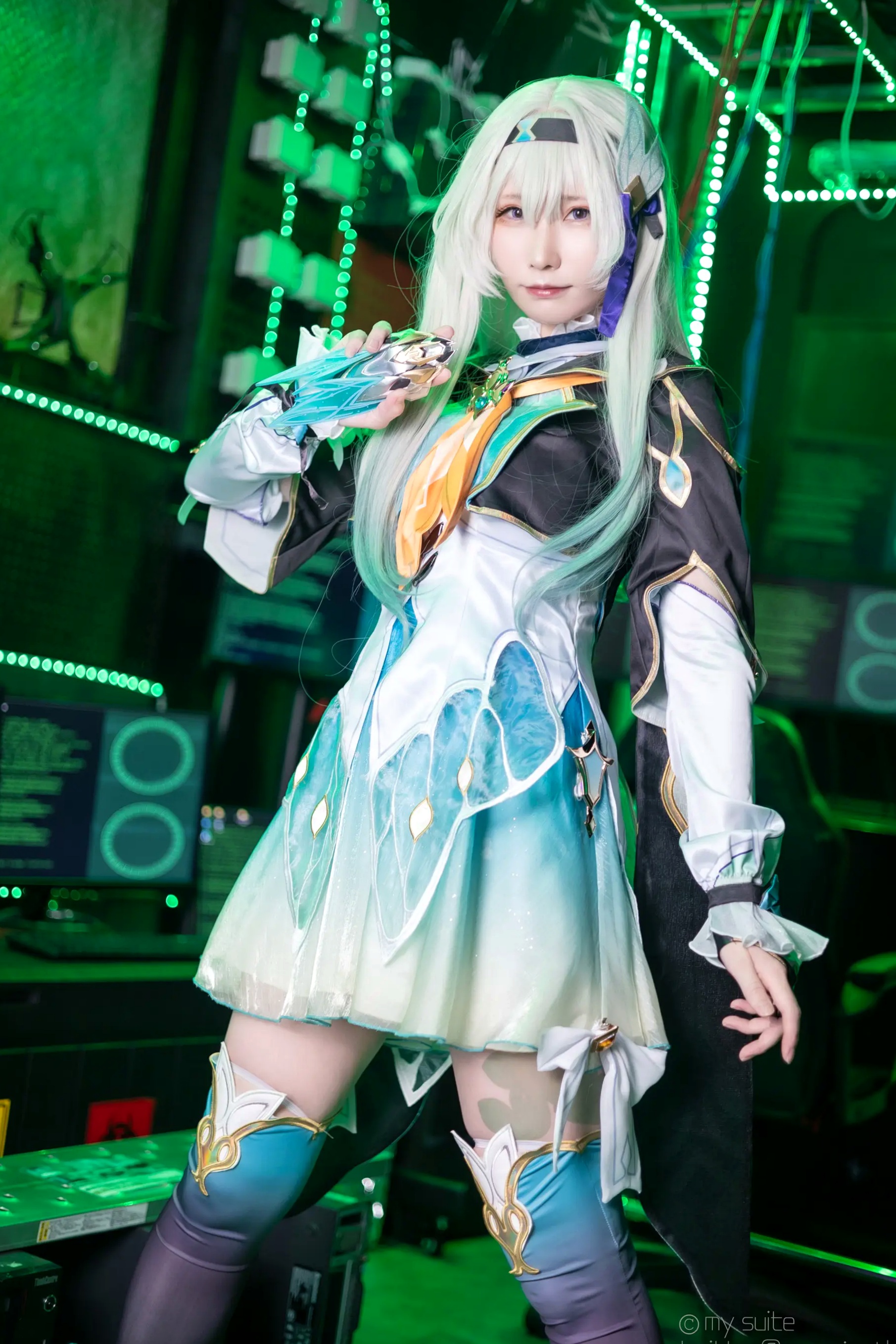 [Cosplay] Atsuki あつき 崩坏星穹铁道银狼流萤兔女郎性感角色扮演写真