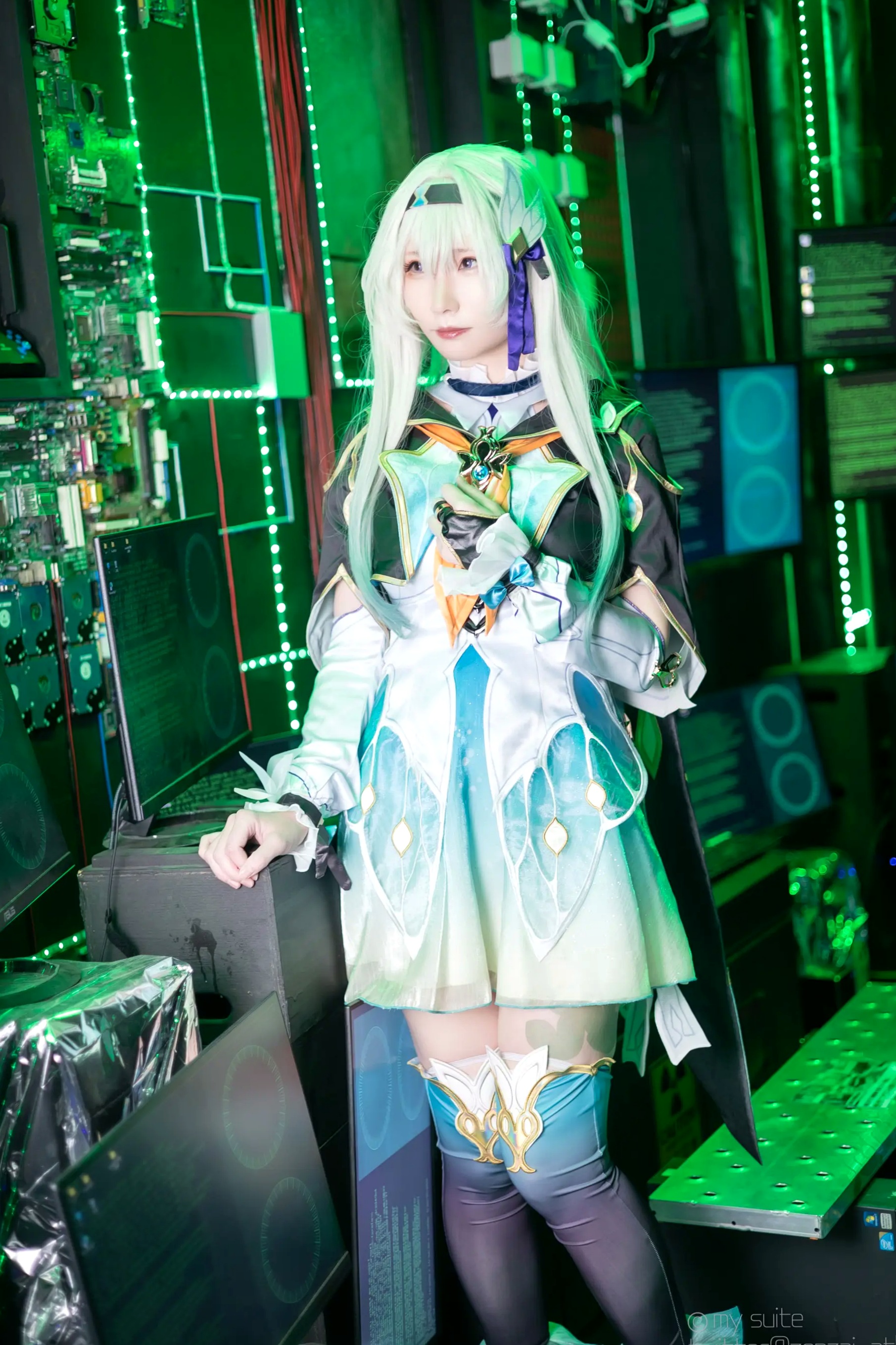 [Cosplay] Atsuki あつき 崩坏星穹铁道银狼流萤兔女郎性感角色扮演写真