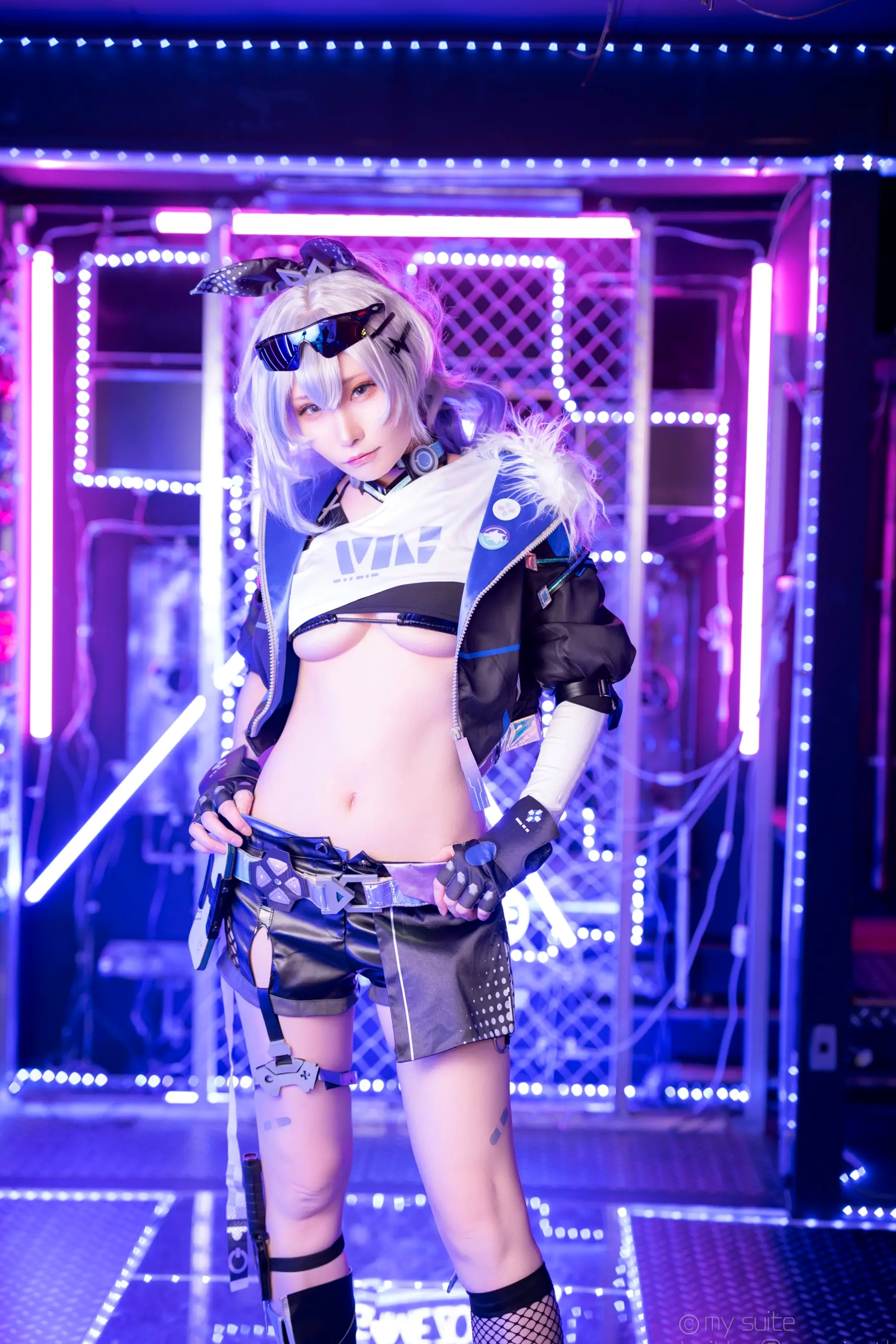 [Cosplay] Atsuki あつき 崩坏星穹铁道银狼流萤兔女郎性感角色扮演写真