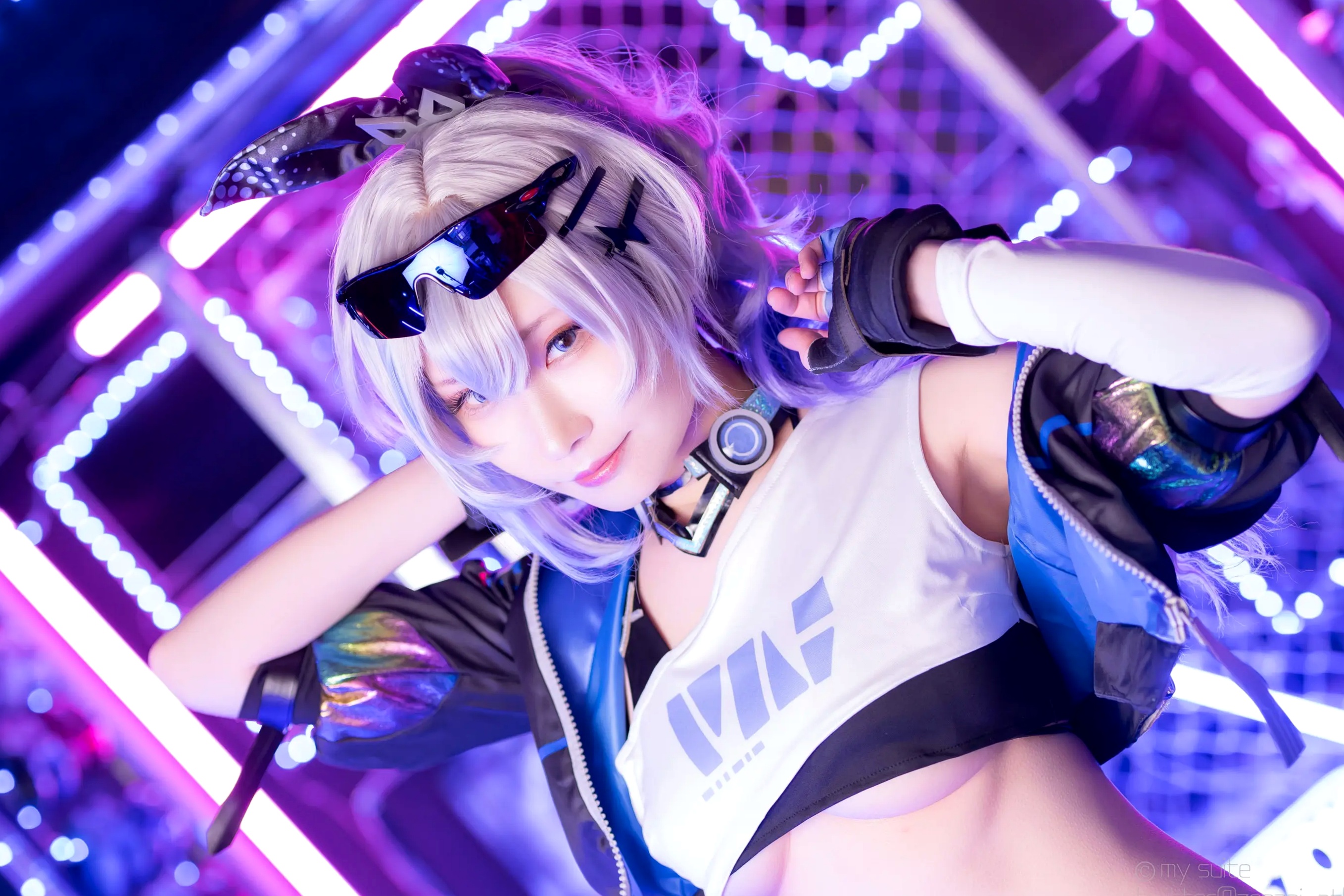 [Cosplay] Atsuki あつき 崩坏星穹铁道银狼流萤兔女郎性感角色扮演写真