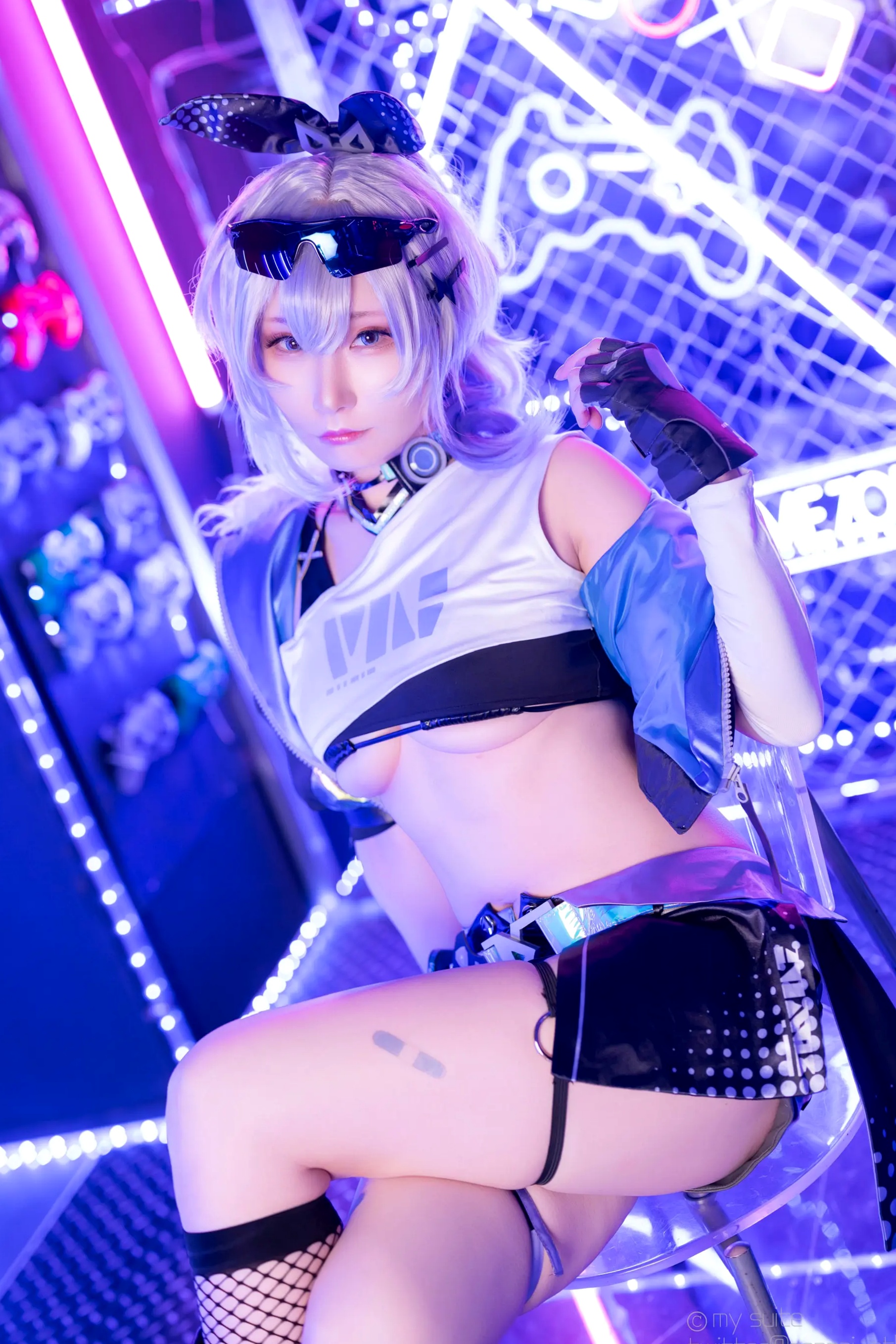 [Cosplay] Atsuki あつき 崩坏星穹铁道银狼流萤兔女郎性感角色扮演写真