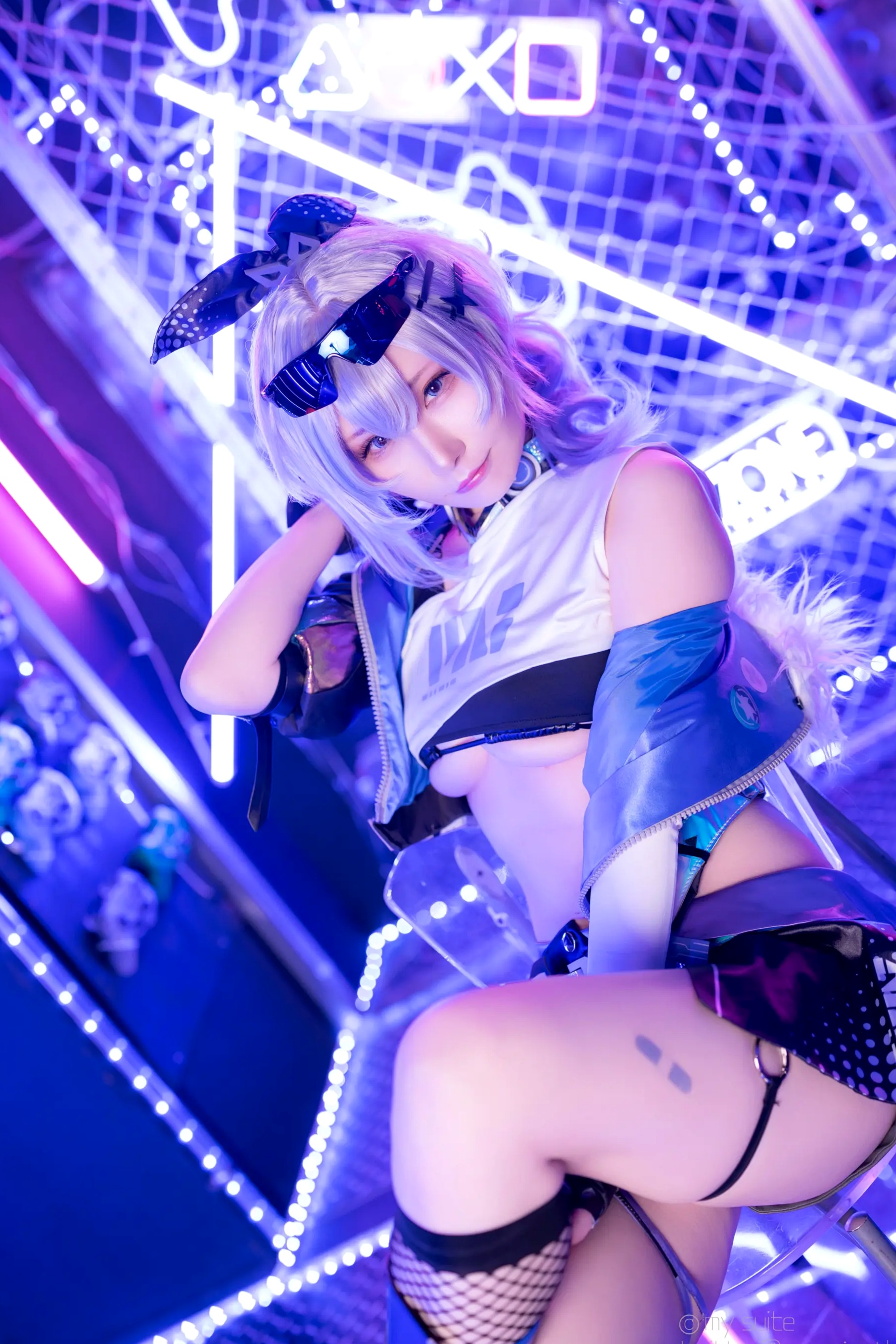 [Cosplay] Atsuki あつき 崩坏星穹铁道银狼流萤兔女郎性感角色扮演写真