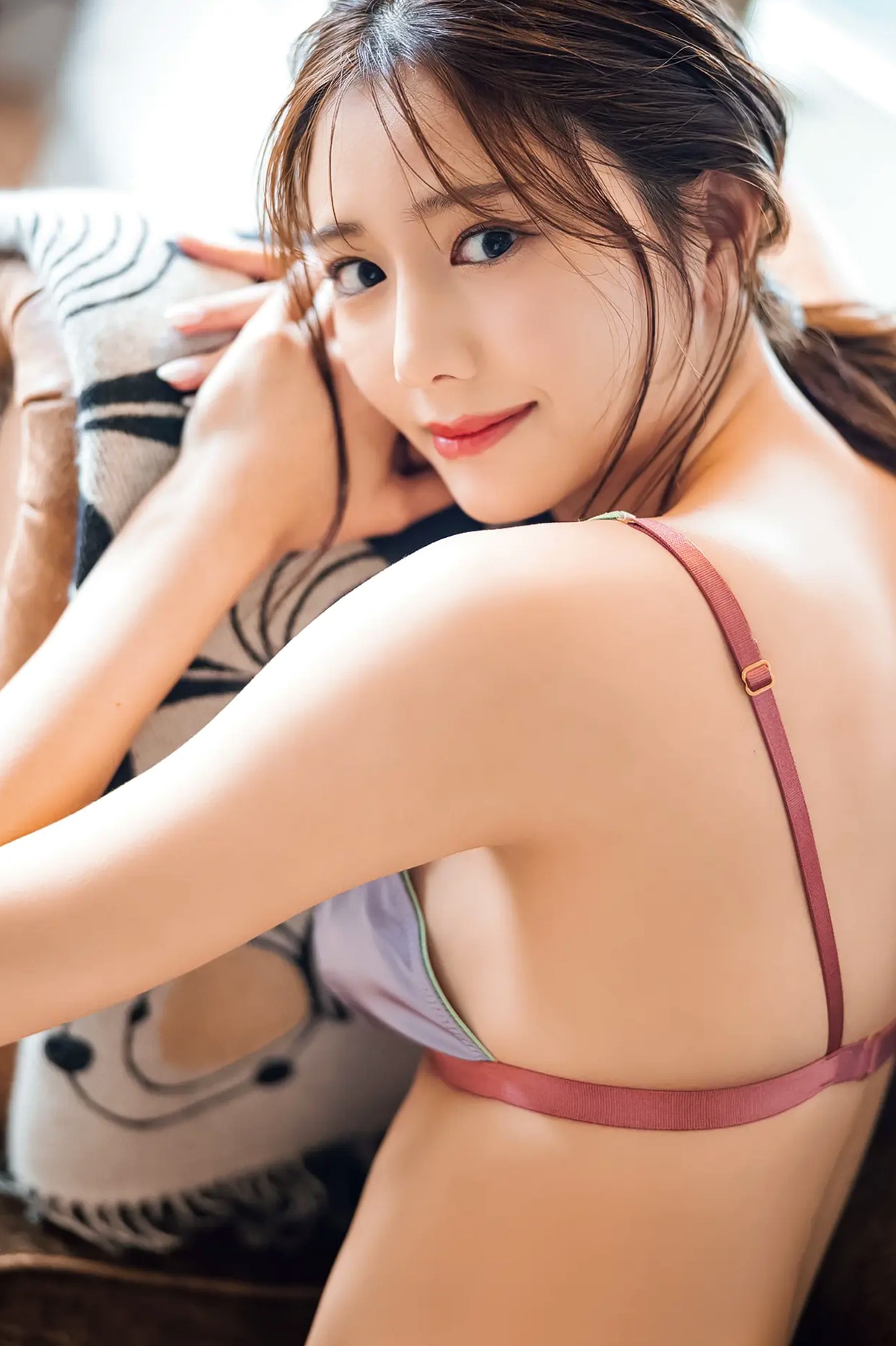 斎藤恭代 - BIJIN 柔美家居私房性感内衣写真 [122P73MB]