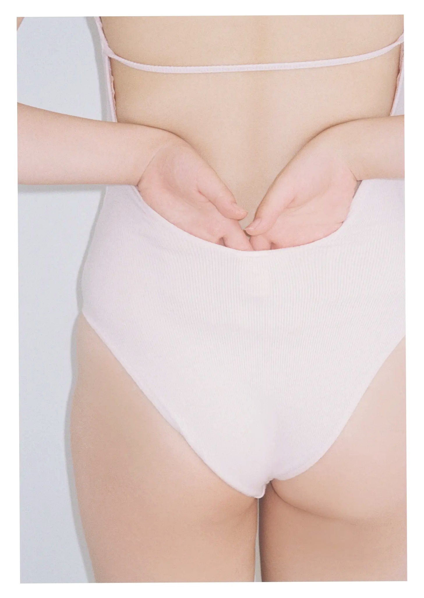Gallery - 西尾希美 - はかなげピュア 日本清纯美少女比基尼性感私房写真日本清纯比基尼性感白嫩 女神私房照_秀色女神 - image 31