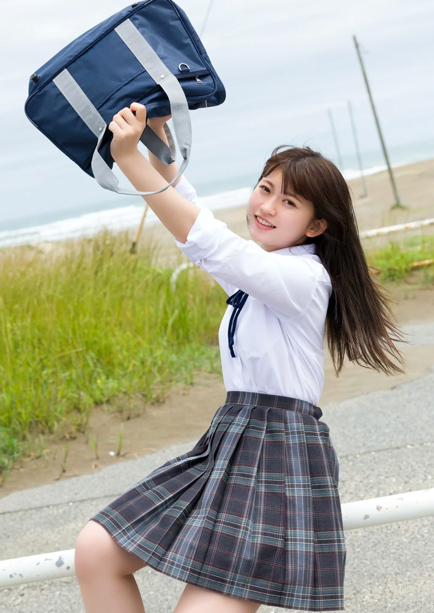 Gallery - 石原さき泳池性感比基尼与海边校服清纯阳光写真日本比基尼清纯泳池校服 女神私房照_秀色女神 - image 43