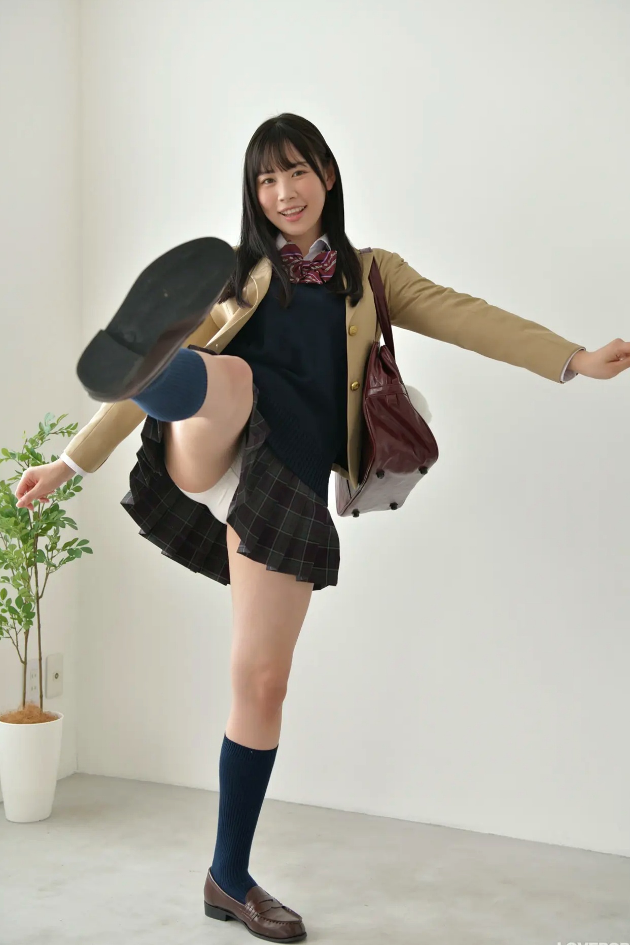 Gallery - [LOVEPOP] Seina Shinomi 篠見星奈 Photoset 08 日系高中校服清纯制服写真日本清纯校服制服治愈系 女神私房照_秀色女神 - image 11