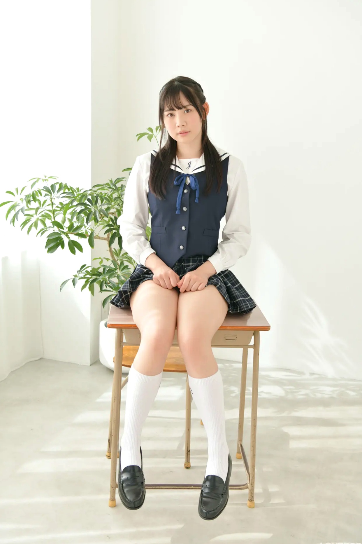 Gallery - [LOVEPOP] Seina Shinomi 篠見星奈 Photoset 06 日系清纯校服制服美腿写真日本校服制服清纯美腿 女神私房照_秀色女神 - image 56