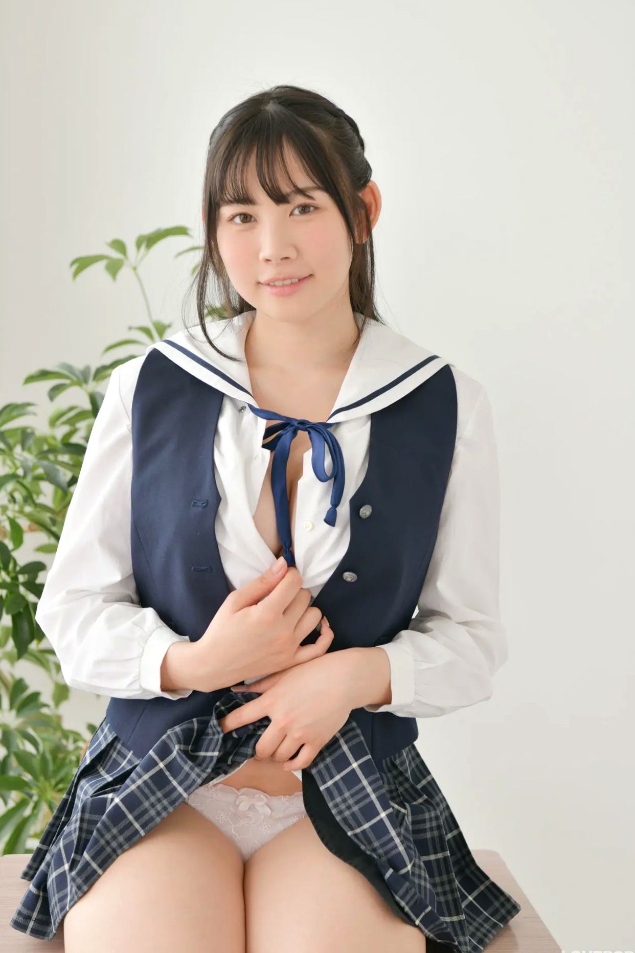 Gallery - [LOVEPOP] Seina Shinomi 篠見星奈 Photoset 06 日系清纯校服制服美腿写真日本校服制服清纯美腿 女神私房照_秀色女神 - image 84