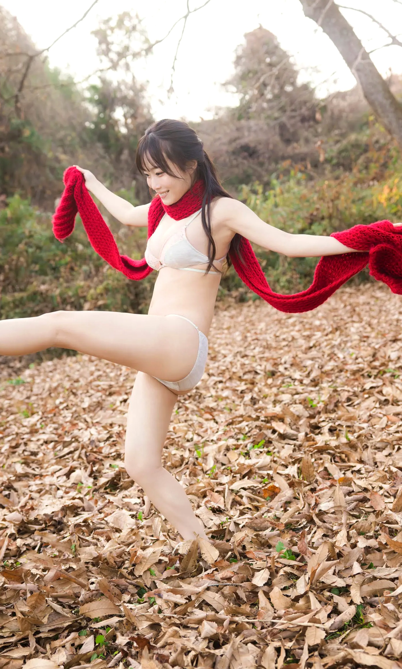 Gallery - 岸みゆ - ずっと赤とツナガル 日本清纯性感内衣私房写真集日本性感内衣白嫩波涛胸涌 女神私房照_秀色女神 - image 23