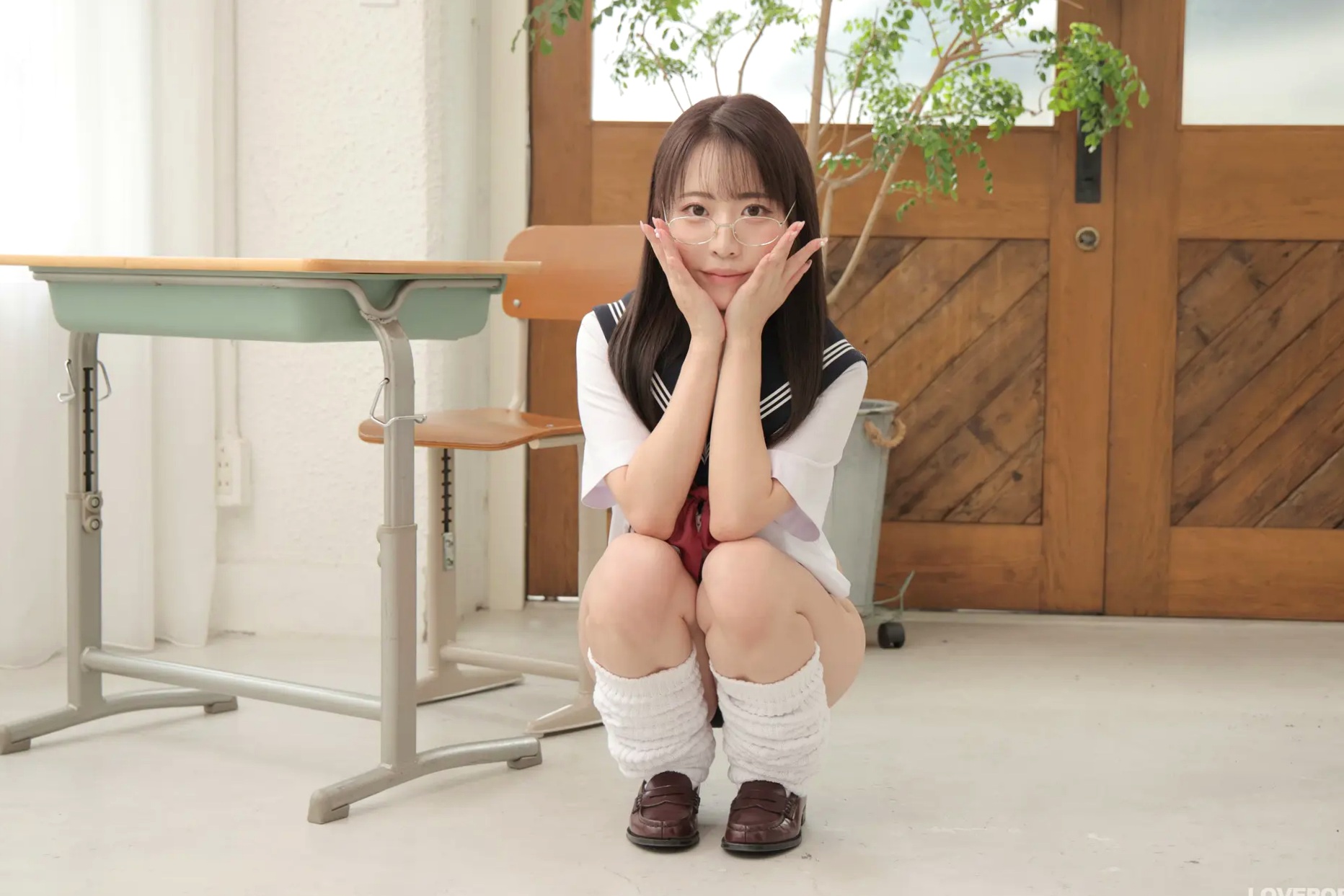 [LOVEPOP] Fureia ふれいあ Photoset 01 日系水手校服眼镜诱惑性感美臀写真