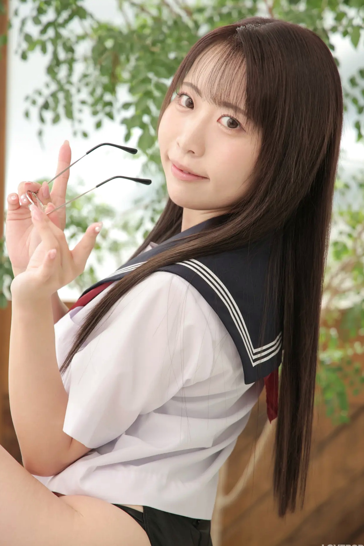 [LOVEPOP] Fureia ふれいあ Photoset 01 日系水手校服眼镜诱惑性感美臀写真