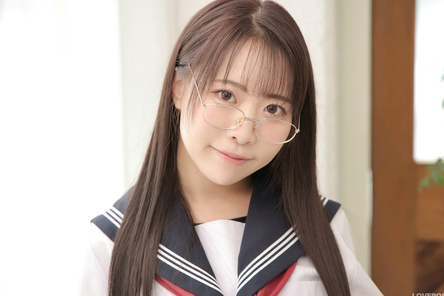 [LOVEPOP] Fureia ふれいあ Photoset 01 日系水手校服眼镜诱惑性感美臀写真