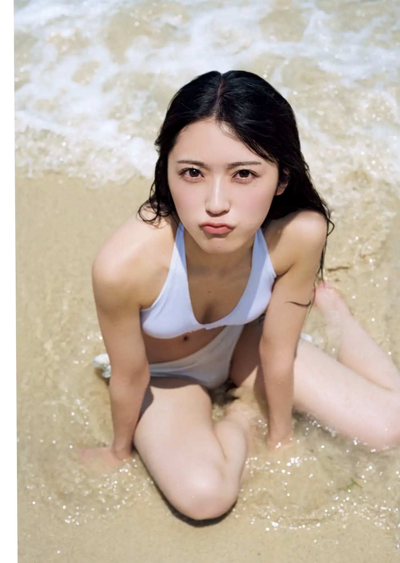 佐藤綺星《天使の反射角度》泳池比基尼清纯私房写真