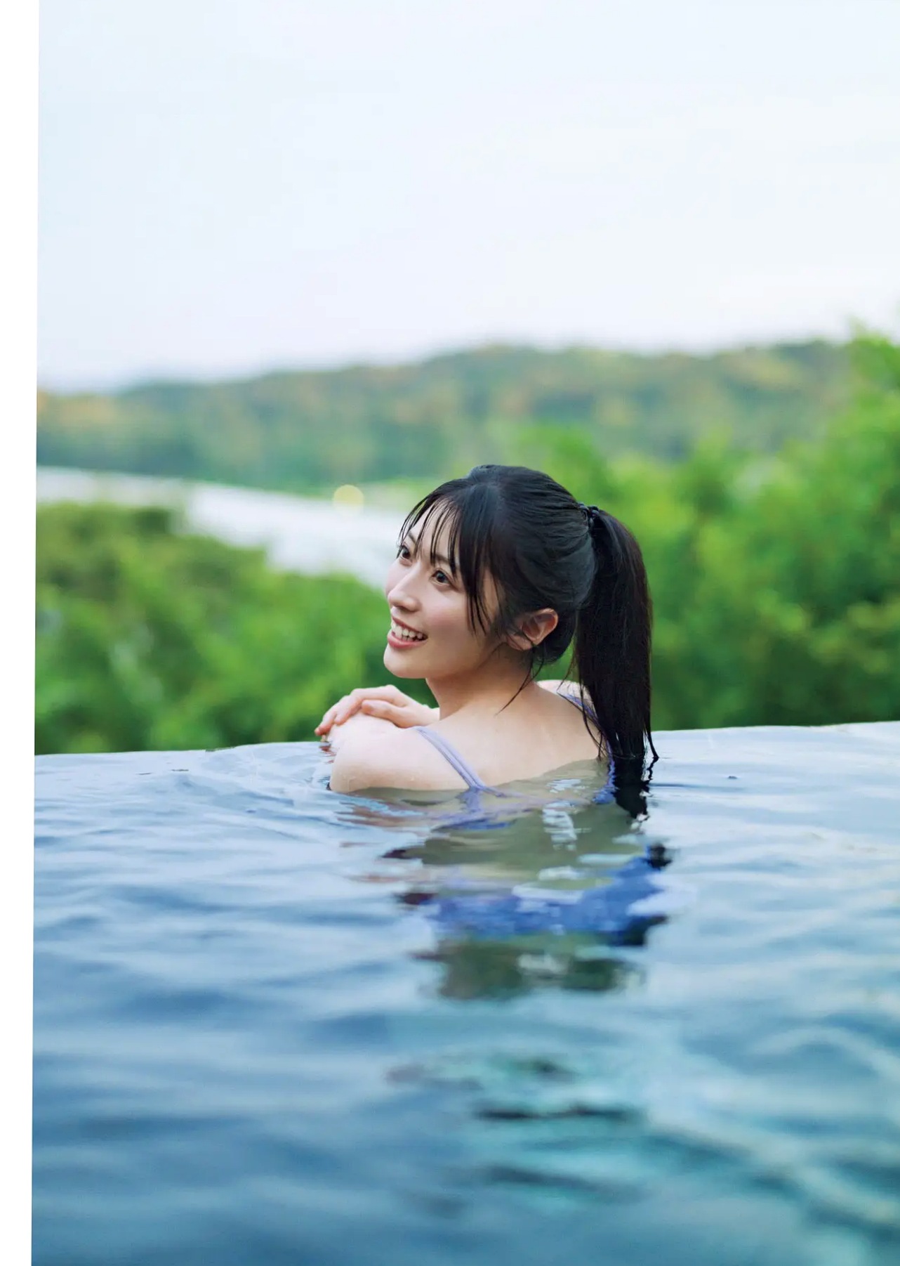 佐藤綺星《天使の反射角度》泳池比基尼清纯私房写真