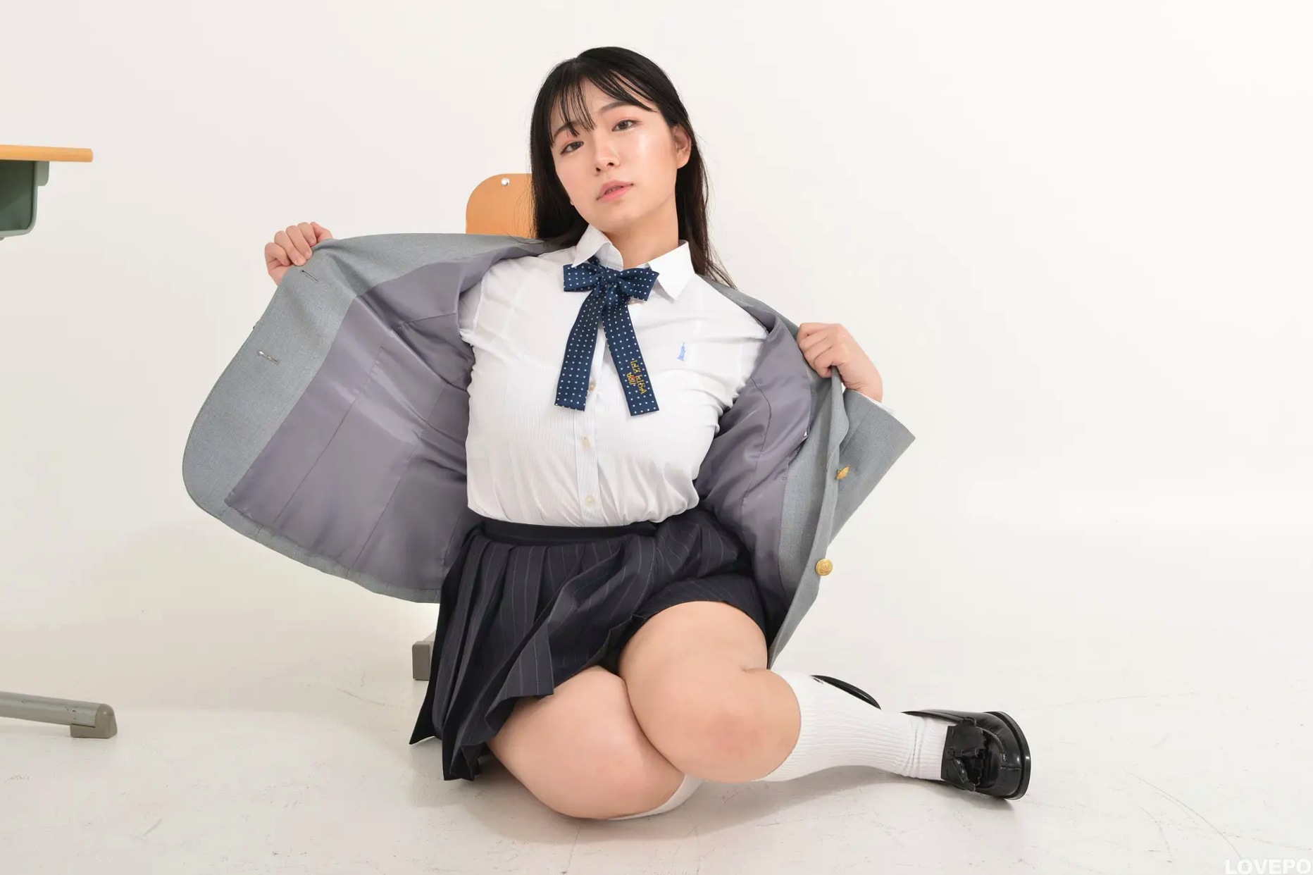 [LOVEPOP] Non Shirohana 白花のん Photoset 04 经典日系校服制服美臀诱惑写真