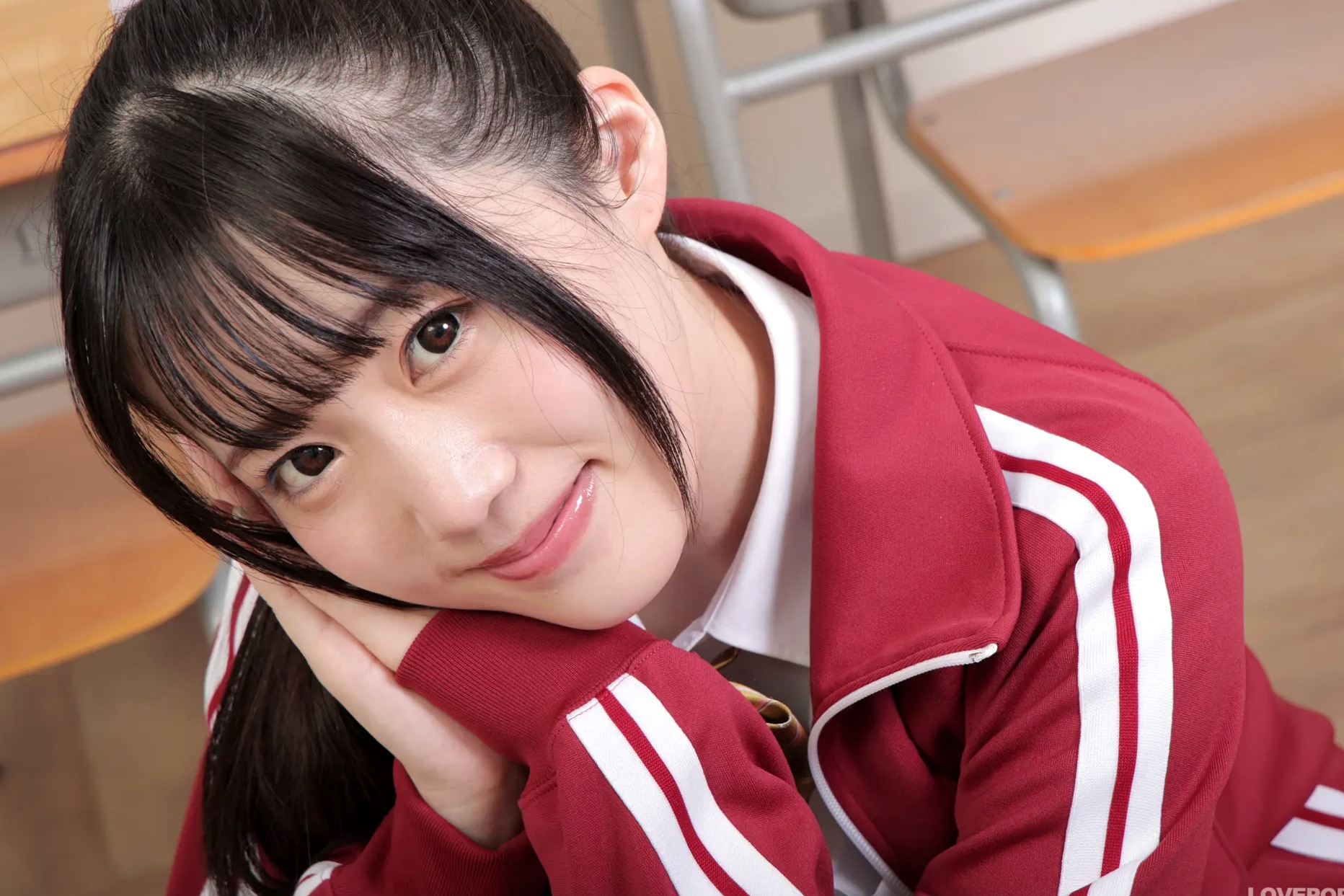 [LOVEPOP] Miku Arima 有馬美玖 Photoset 15 教室校服运动外套蕾丝内衣私房写真