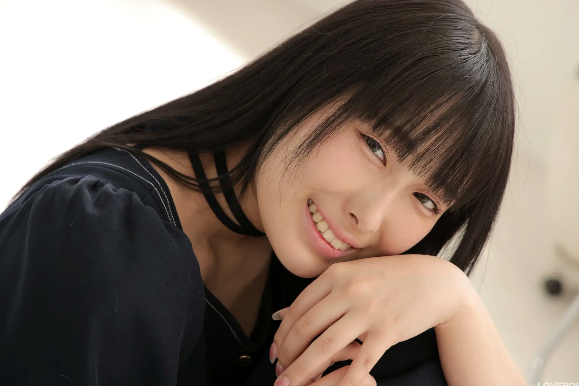 [LOVEPOP] Marina Asakawa 浅川まりな Photoset 05 气质连衣裙美腿家居私房写真