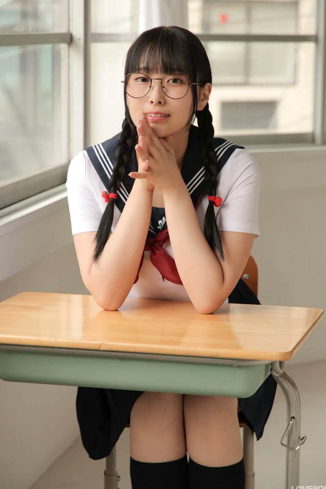 [LOVEPOP] Marina Asakawa 浅川まりな Photoset 02 日系眼镜水手服清纯校服美腿写真