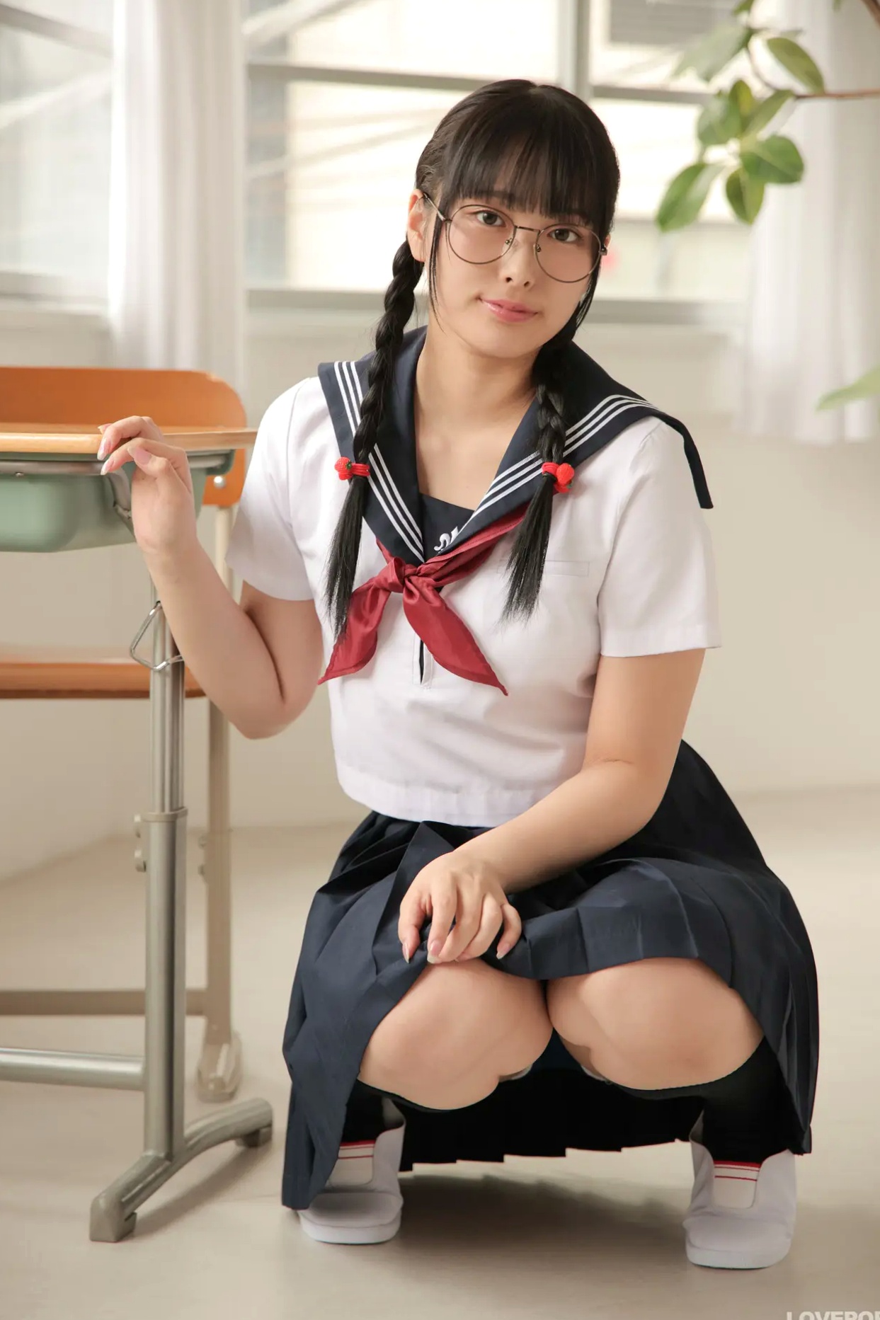 [LOVEPOP] Marina Asakawa 浅川まりな Photoset 02 日系眼镜水手服清纯校服美腿写真