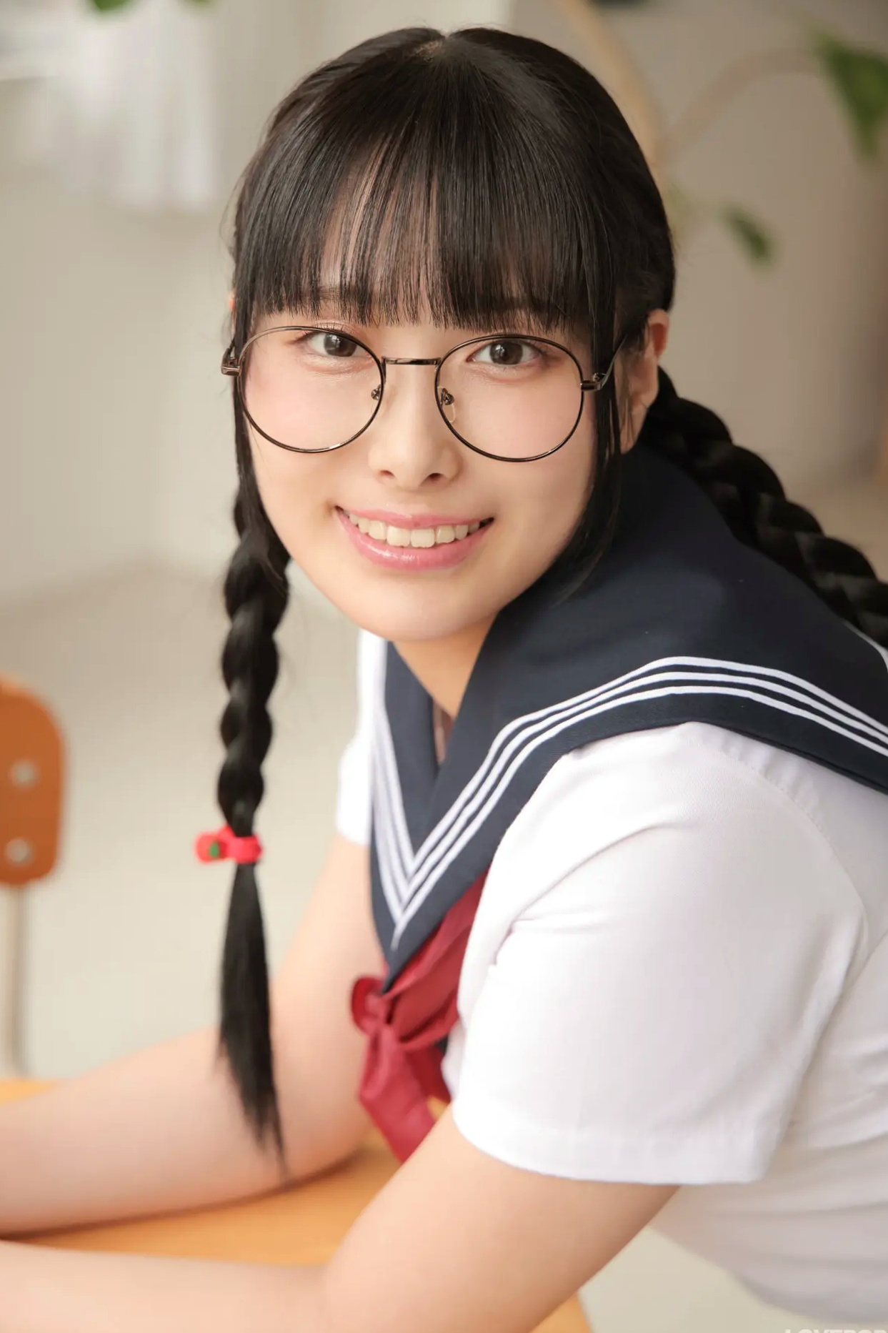 [LOVEPOP] Marina Asakawa 浅川まりな Photoset 02 日系眼镜水手服清纯校服美腿写真