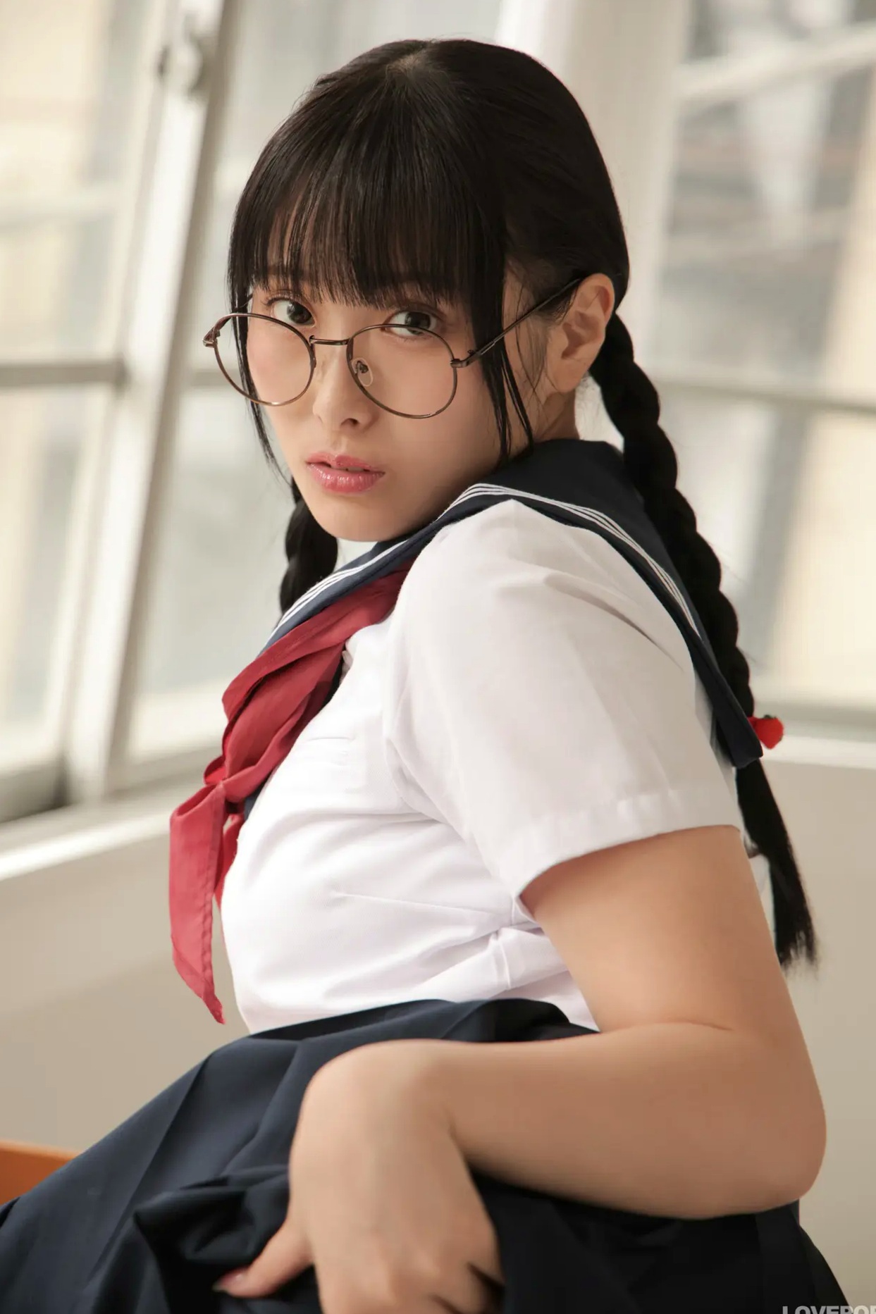 [LOVEPOP] Marina Asakawa 浅川まりな Photoset 02 日系眼镜水手服清纯校服美腿写真
