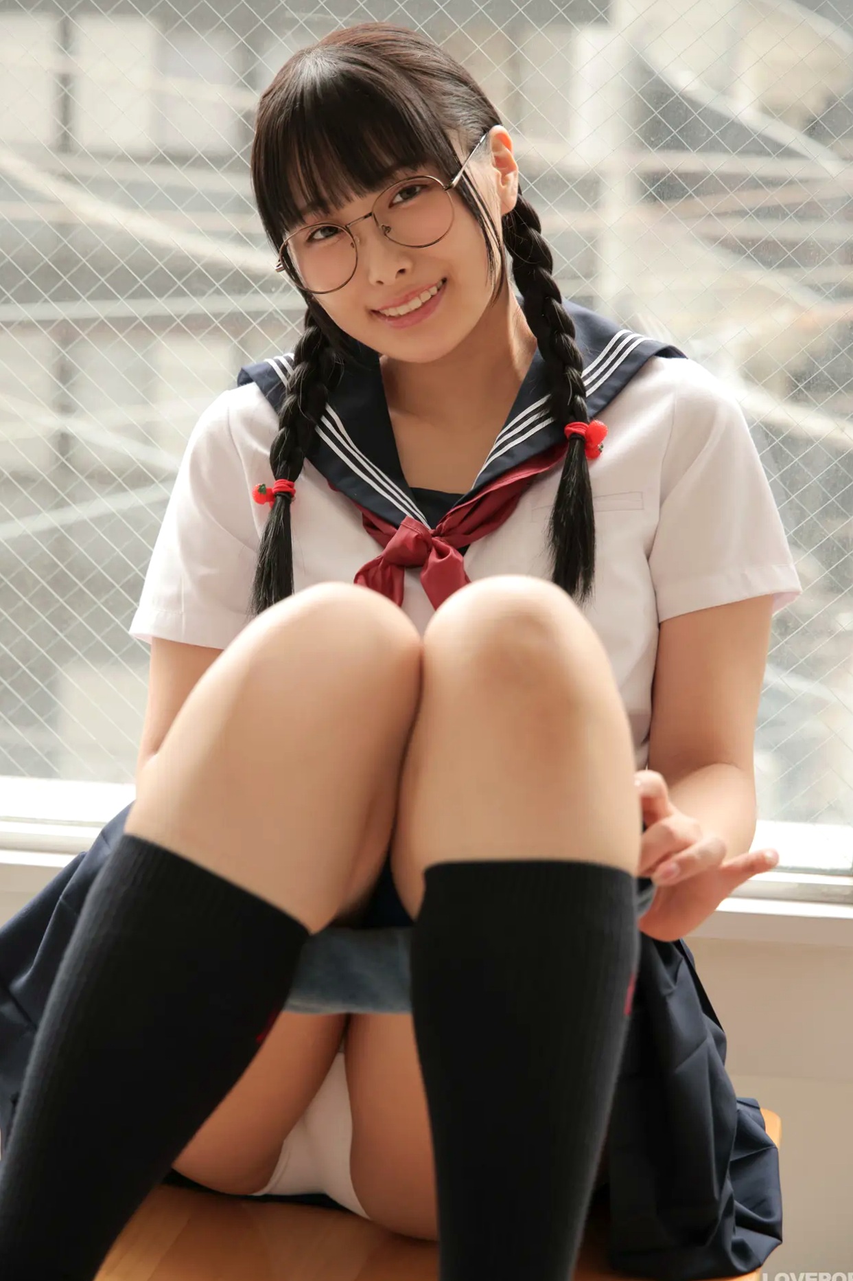 [LOVEPOP] Marina Asakawa 浅川まりな Photoset 02 日系眼镜水手服清纯校服美腿写真
