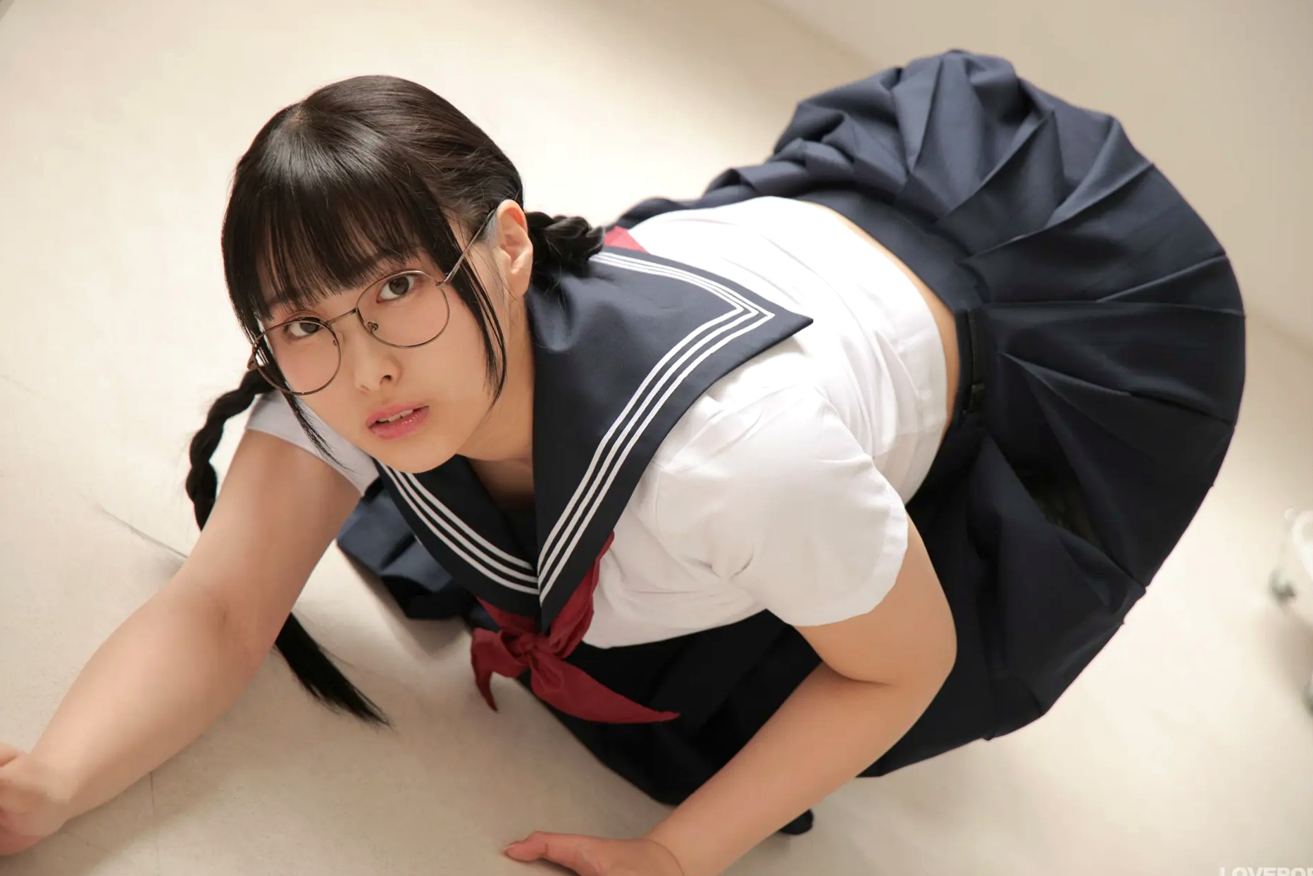 [LOVEPOP] Marina Asakawa 浅川まりな Photoset 02 日系眼镜水手服清纯校服美腿写真