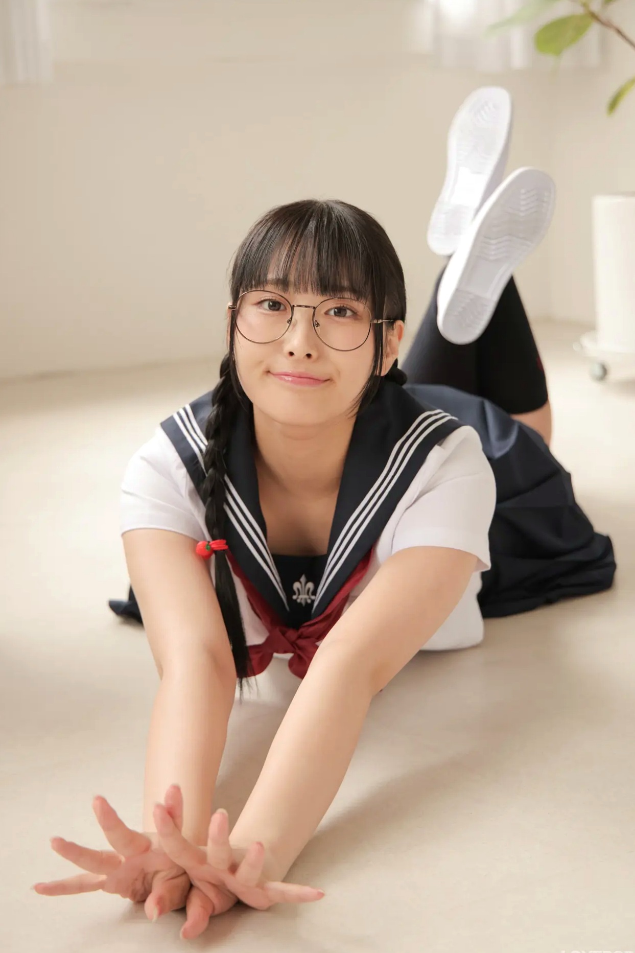 [LOVEPOP] Marina Asakawa 浅川まりな Photoset 02 日系眼镜水手服清纯校服美腿写真