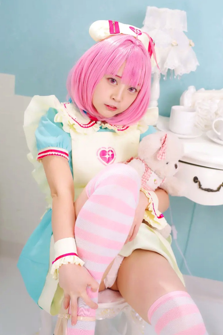 [Cosplay] Salt Melon 塩めろん。- さま、脱いだら人気が出るって本当ですか？！ 粉发萌妹性感私房写真