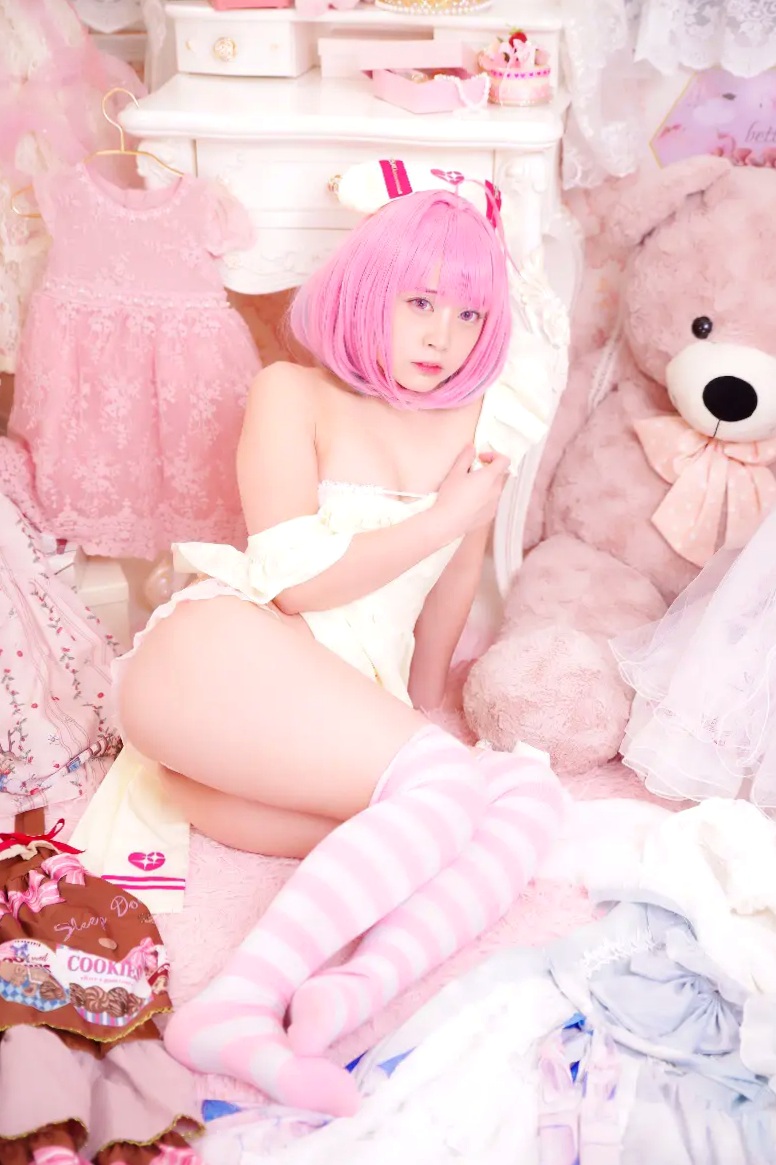 [Cosplay] Salt Melon 塩めろん。- さま、脱いだら人気が出るって本当ですか？！ 粉发萌妹性感私房写真